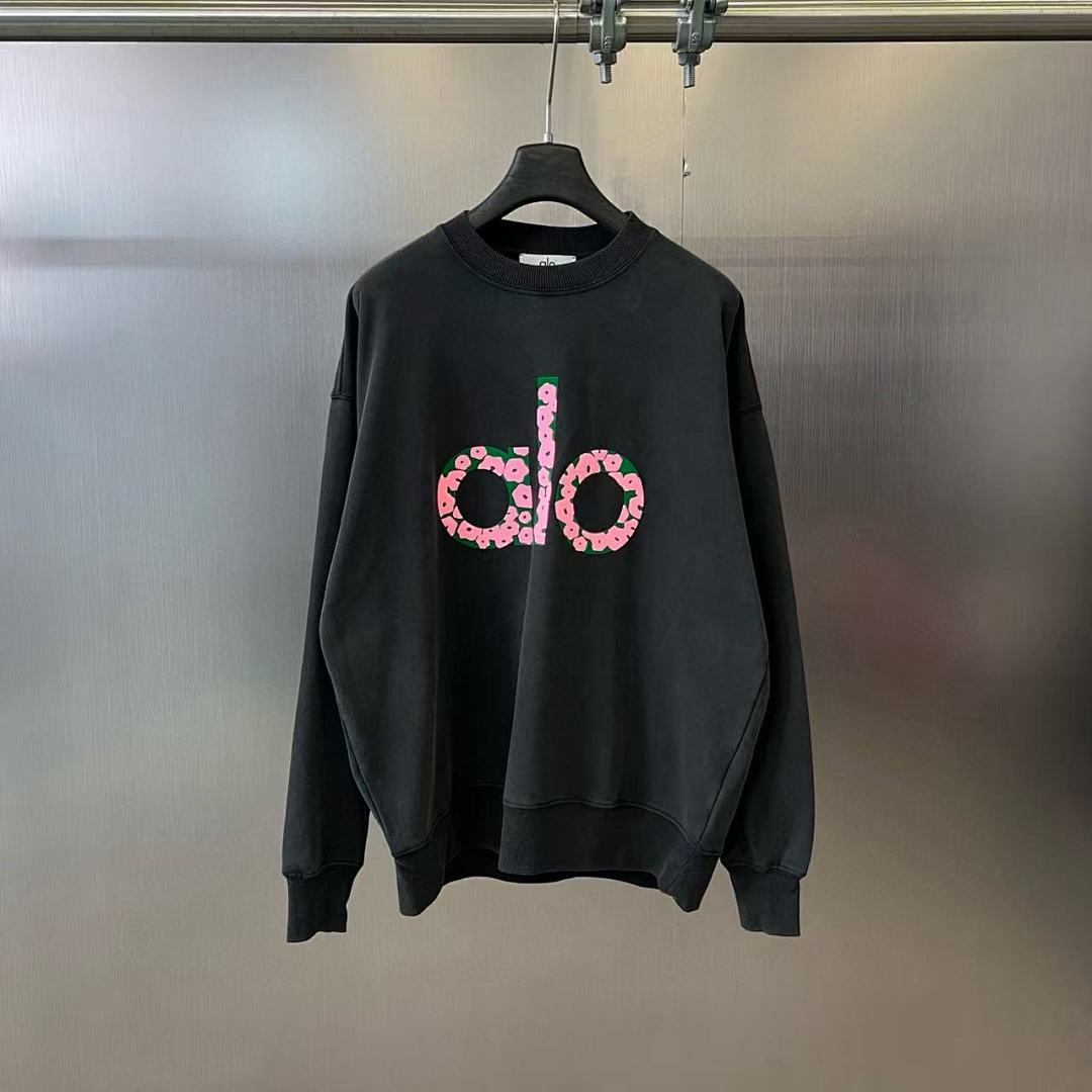 Alo Sweatshirt — 4f3c151c Angle 1