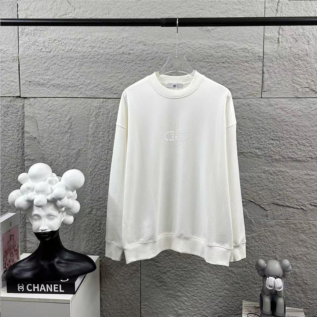 Alo Sweatshirt — 67ed769a Angle 1