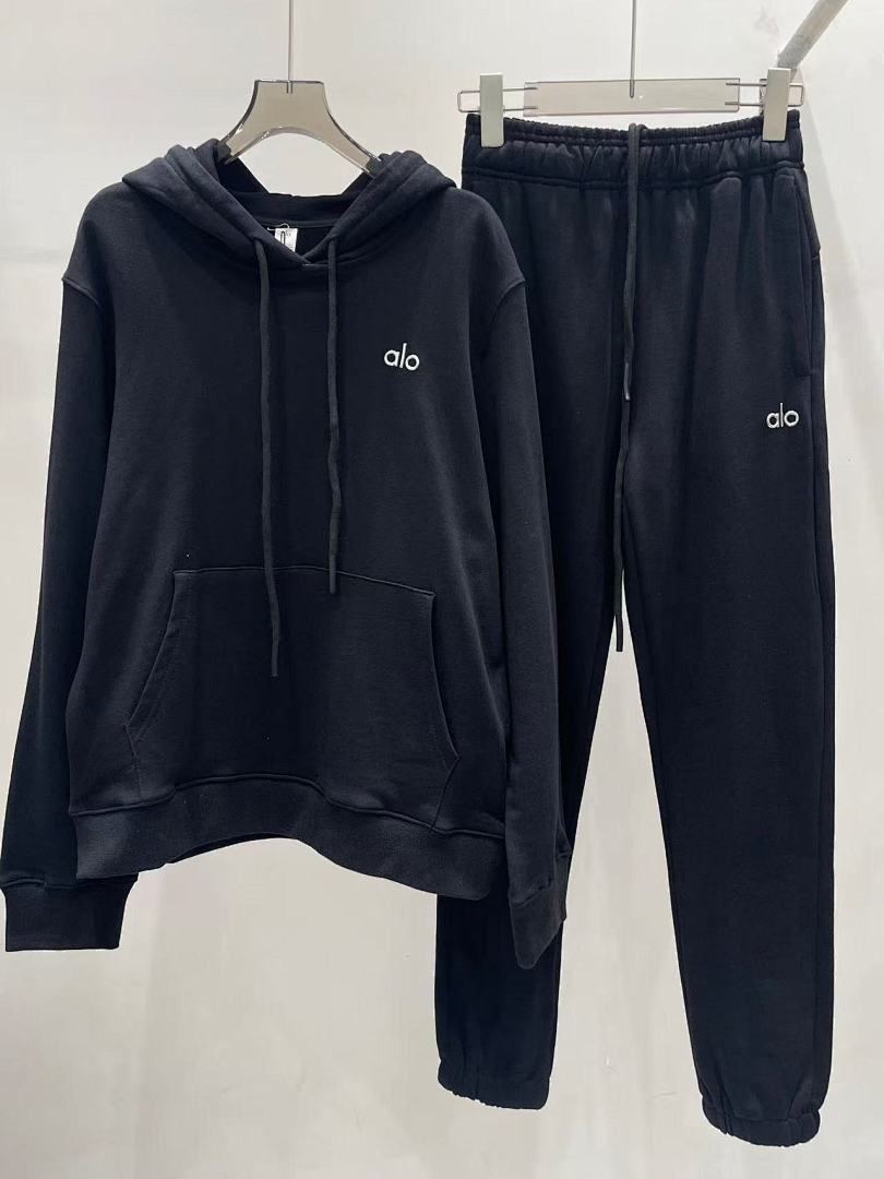 Alo Sweatshirt — 8e0961a2 Angle 1