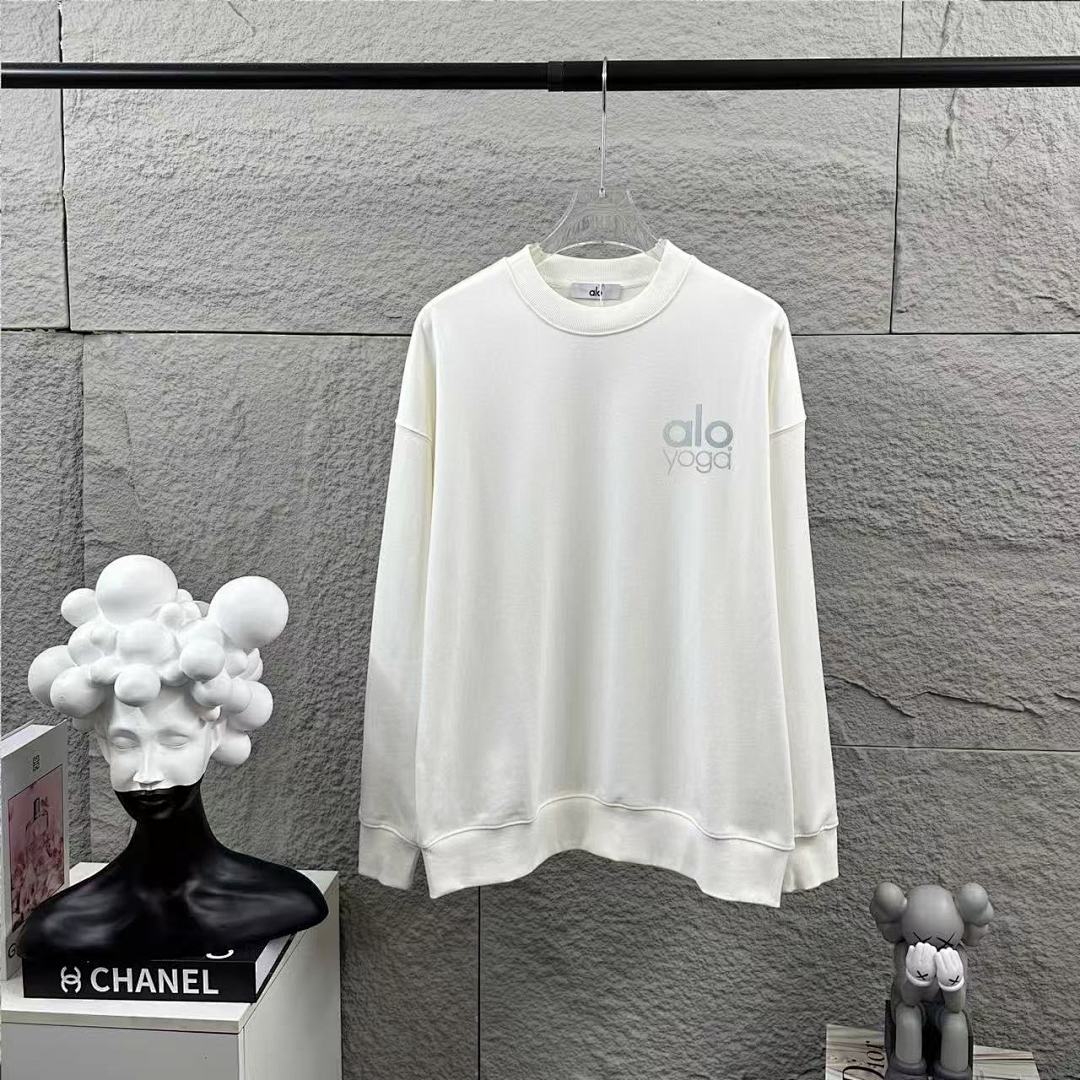 Alo Sweatshirt — 8e69e868 Angle 1