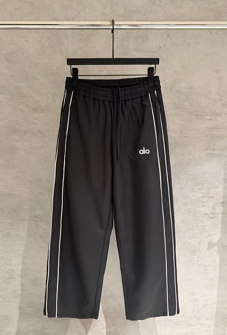 Alo Sweatshirt — e25a9183 Angle 1
