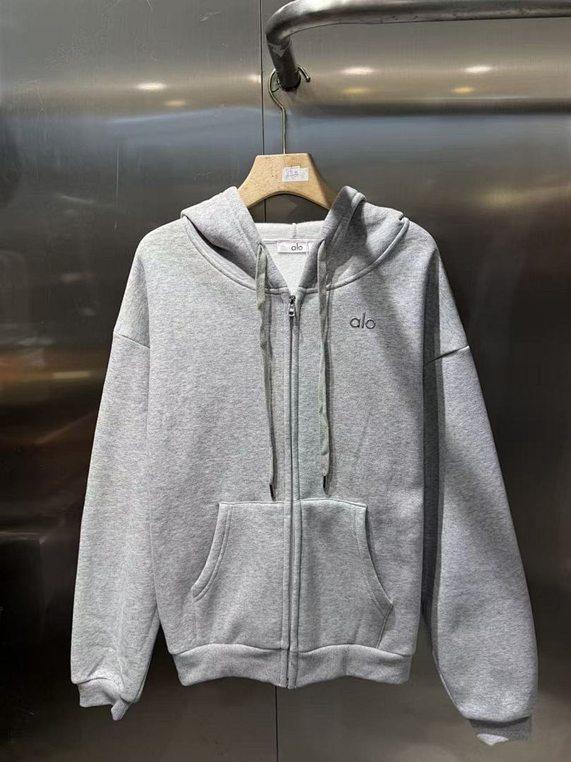 Alo Sweatshirt — ffd15554 Angle 1