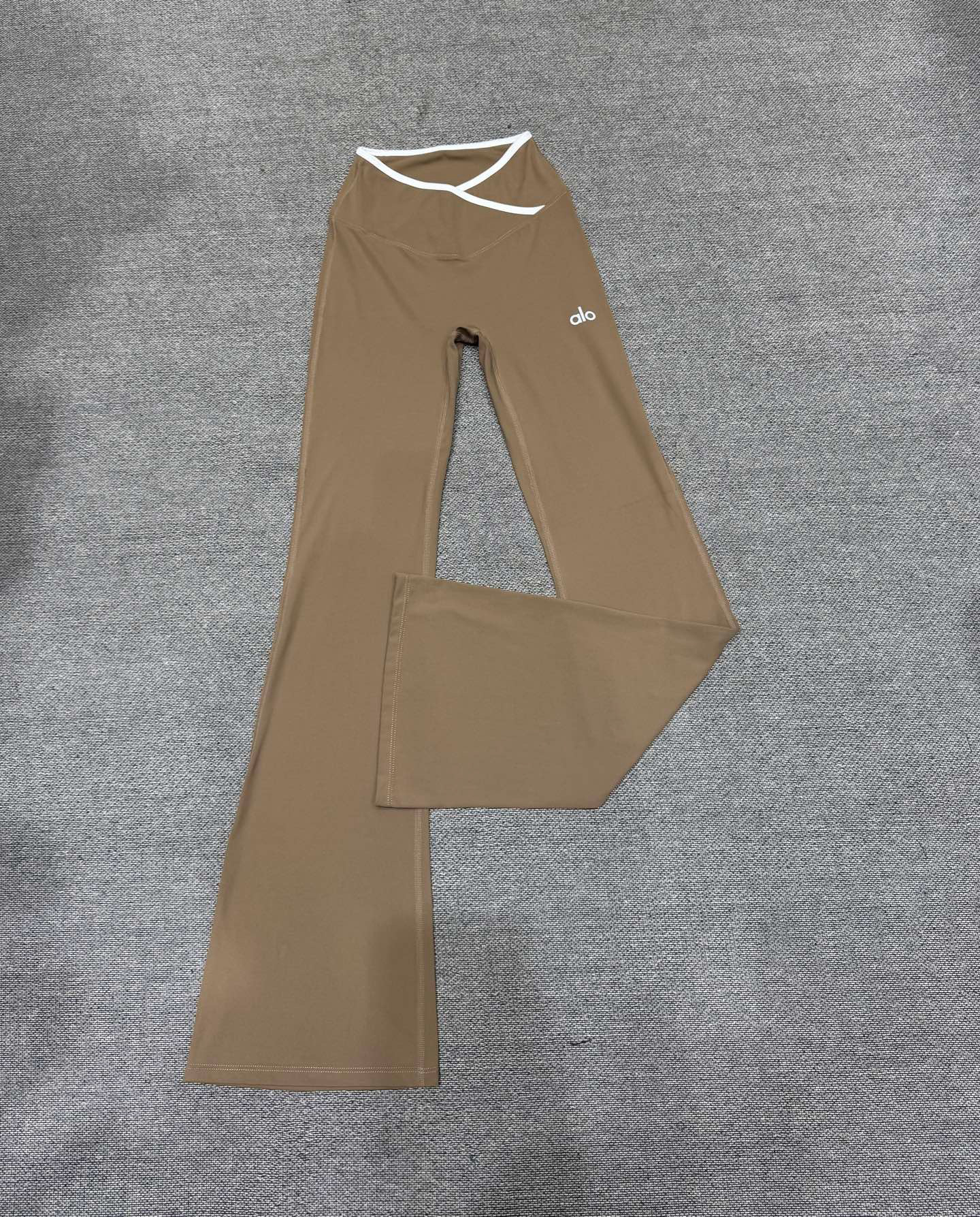 Alo T-Shirt — 615bd1d2 Angle 1