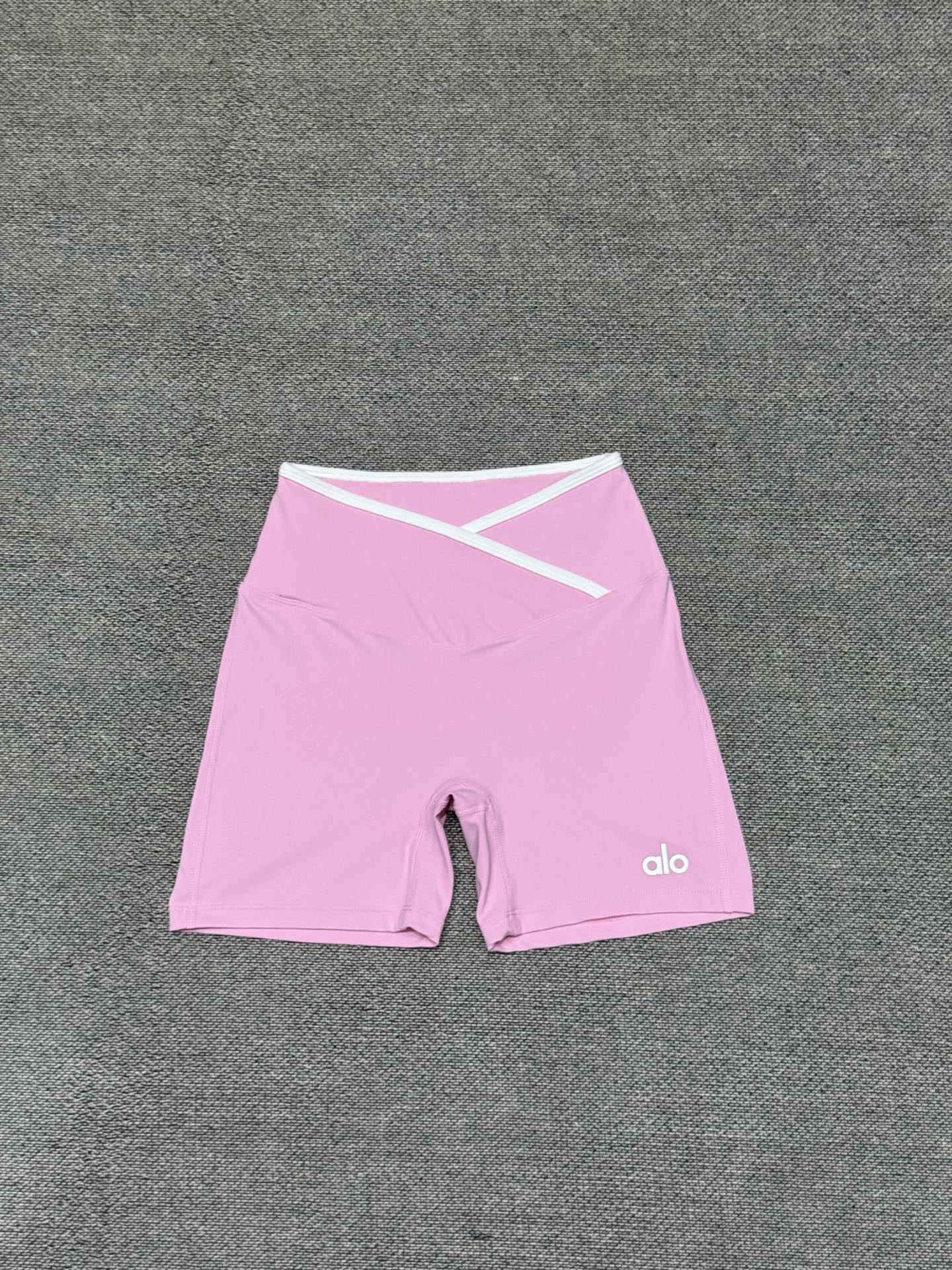 Alo T-Shirt — 6a6cb48d Angle 1