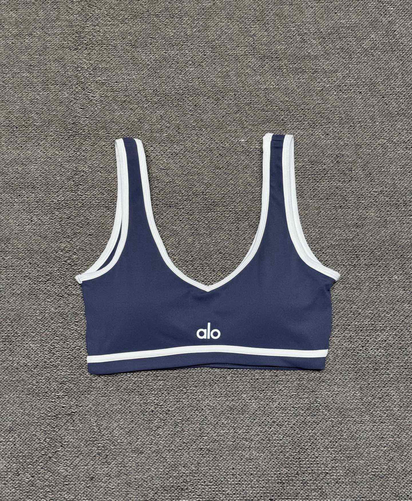 Alo T-Shirt — 7163b992 Angle 1