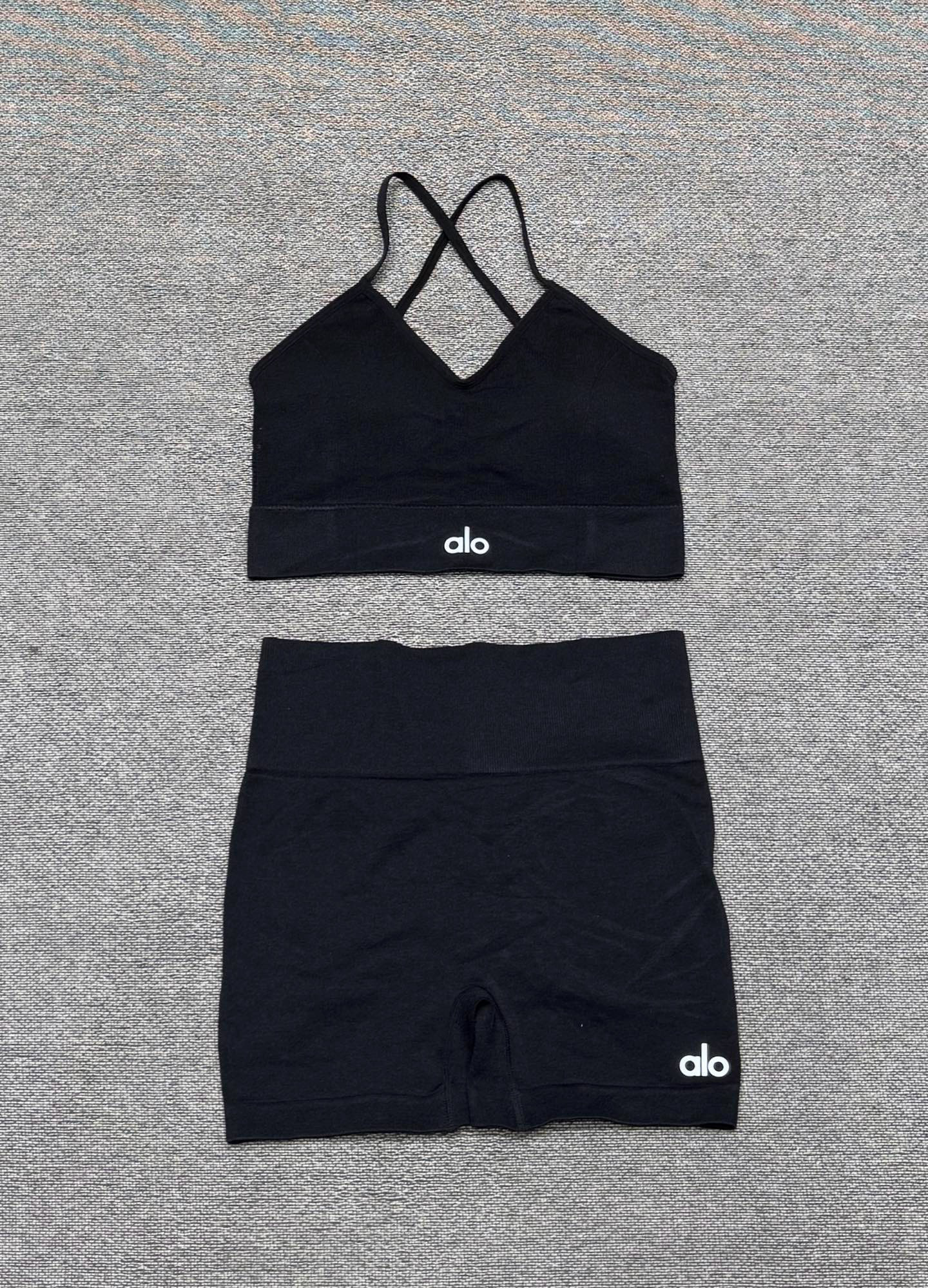 Alo T-Shirt — a8939202 Angle 1