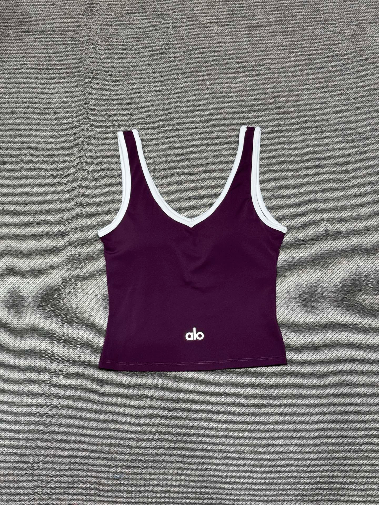 Alo T-Shirt — c1f64618 Angle 1