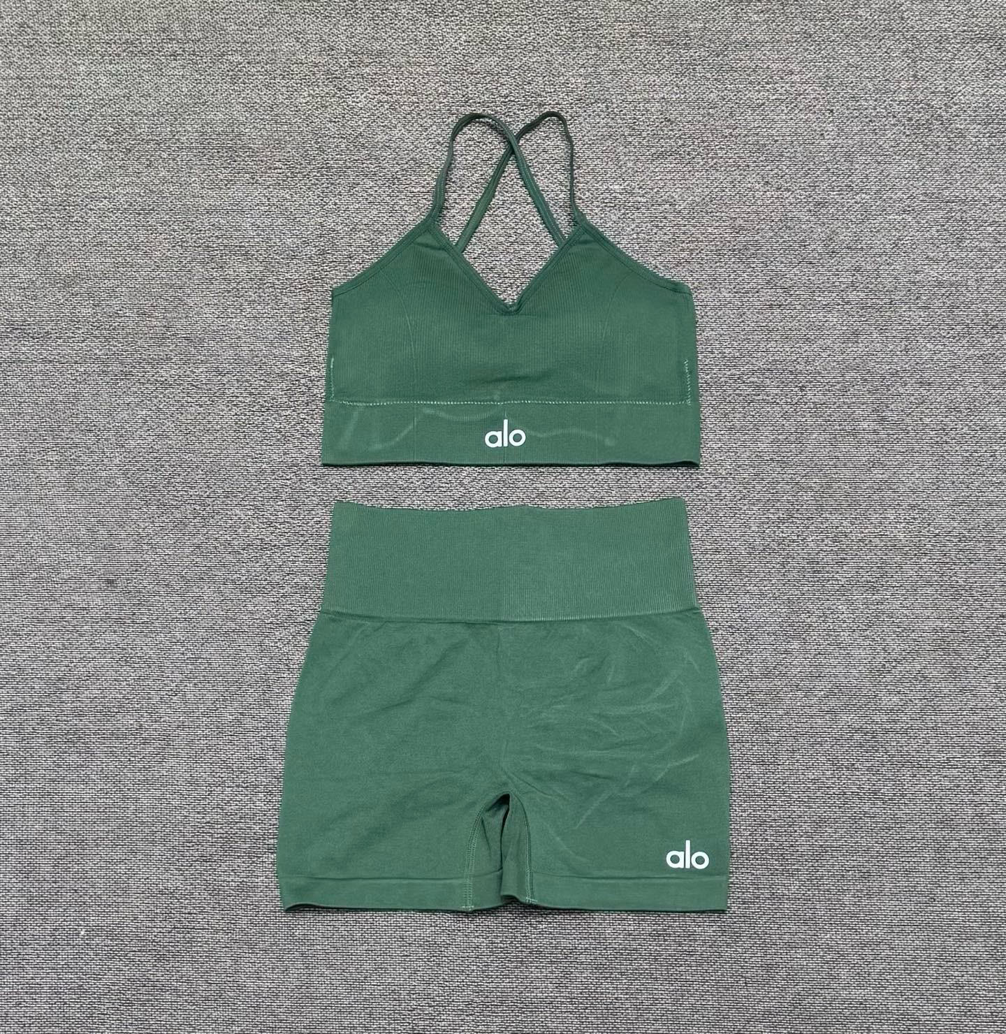 Alo T-Shirt — d16b3645 Angle 1