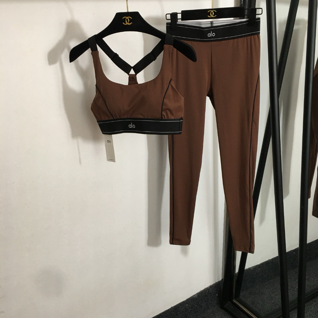 Alo T-Shirt — fd372d62 Angle 1