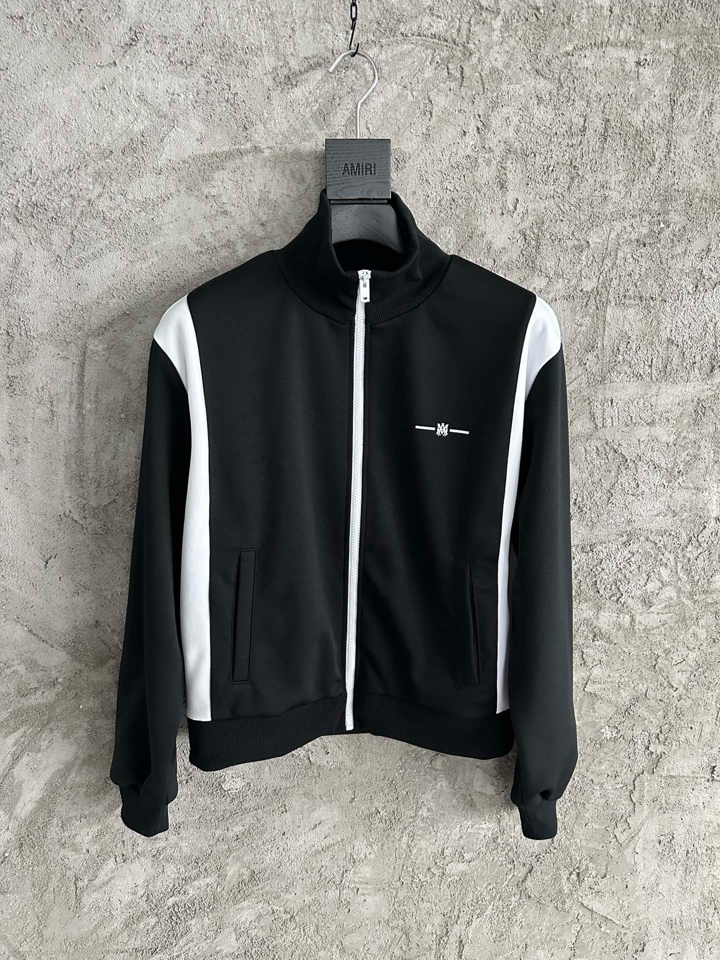Amiri Hoodie — 0599d10f Angle 1