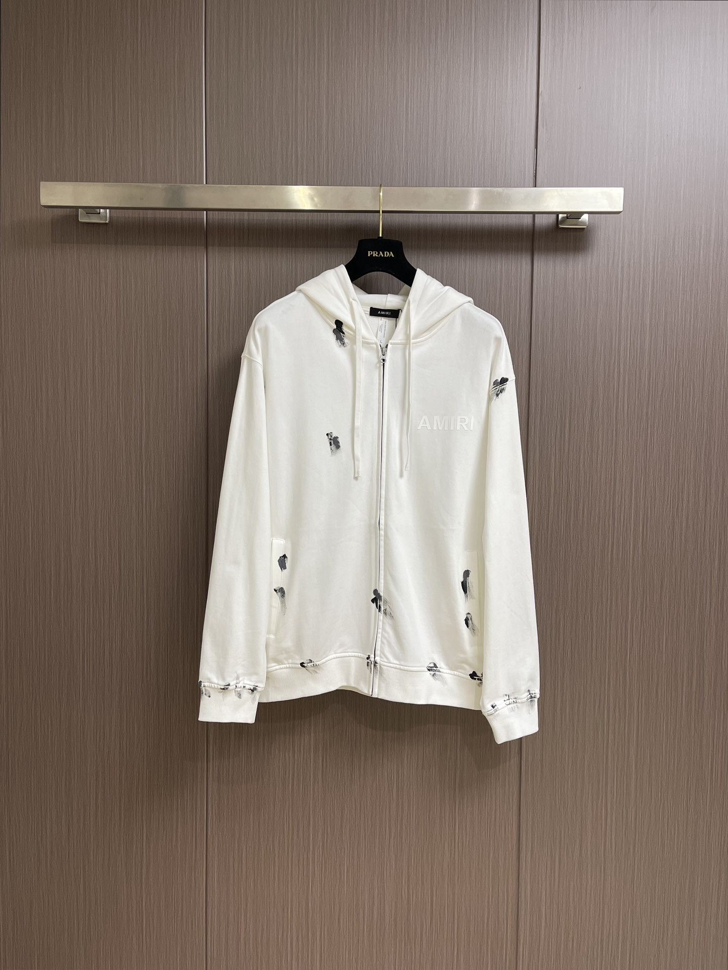 Amiri Hoodie — d8e258e0 Angle 1