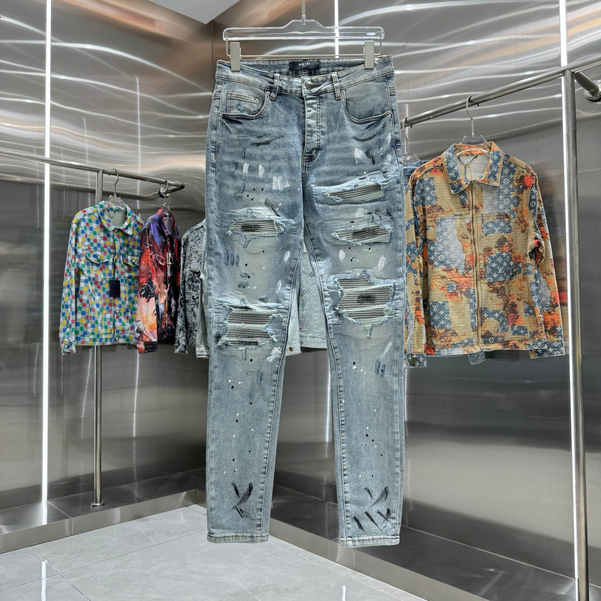 Amiri Pants — 0324c867 Angle 1