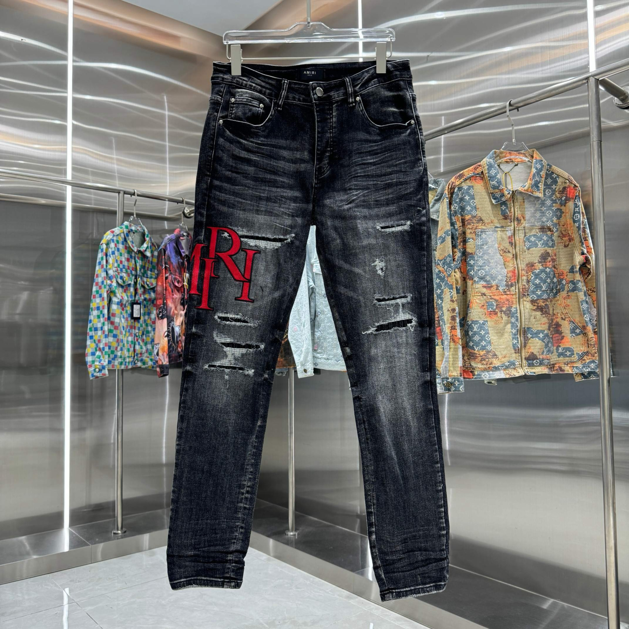 Amiri Pants — 050af0bf Angle 1