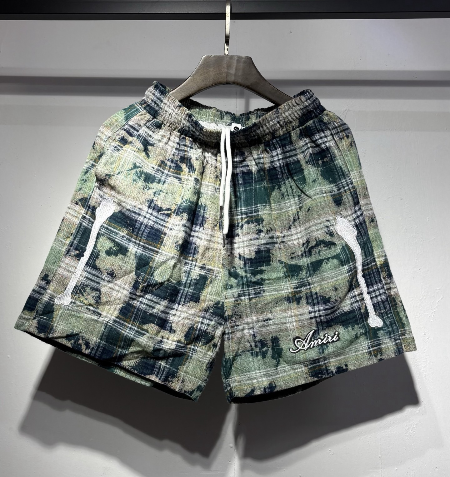 Amiri Pants — 0fd42c32 Angle 1