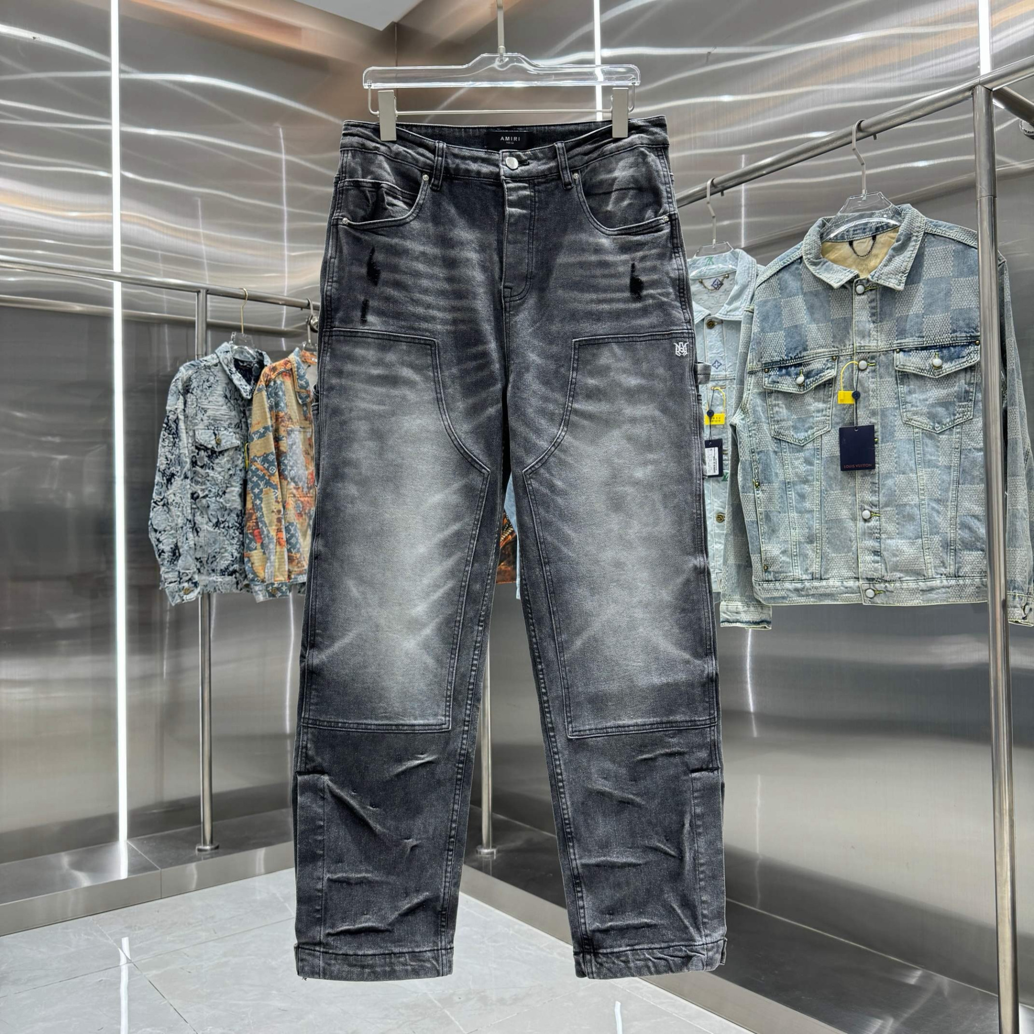 Amiri Pants — 10608de0 Angle 1