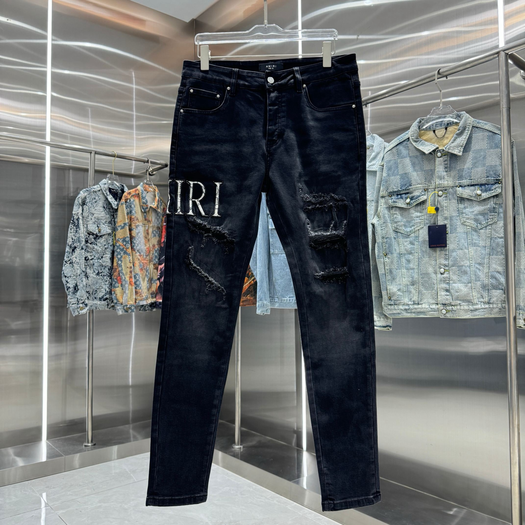 Amiri Pants — 61e42fc0 Angle 1