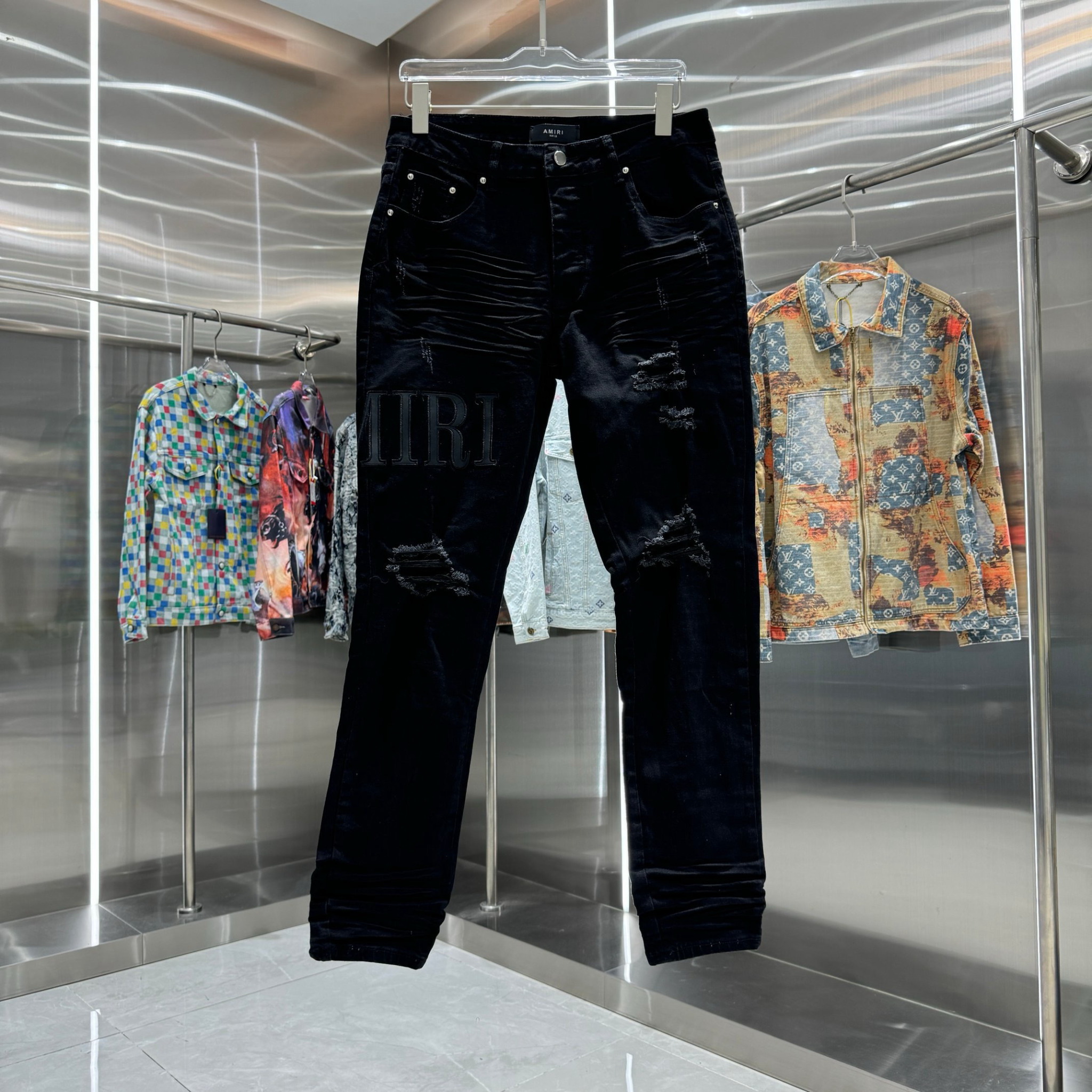 Amiri Pants — b53049bf Angle 1