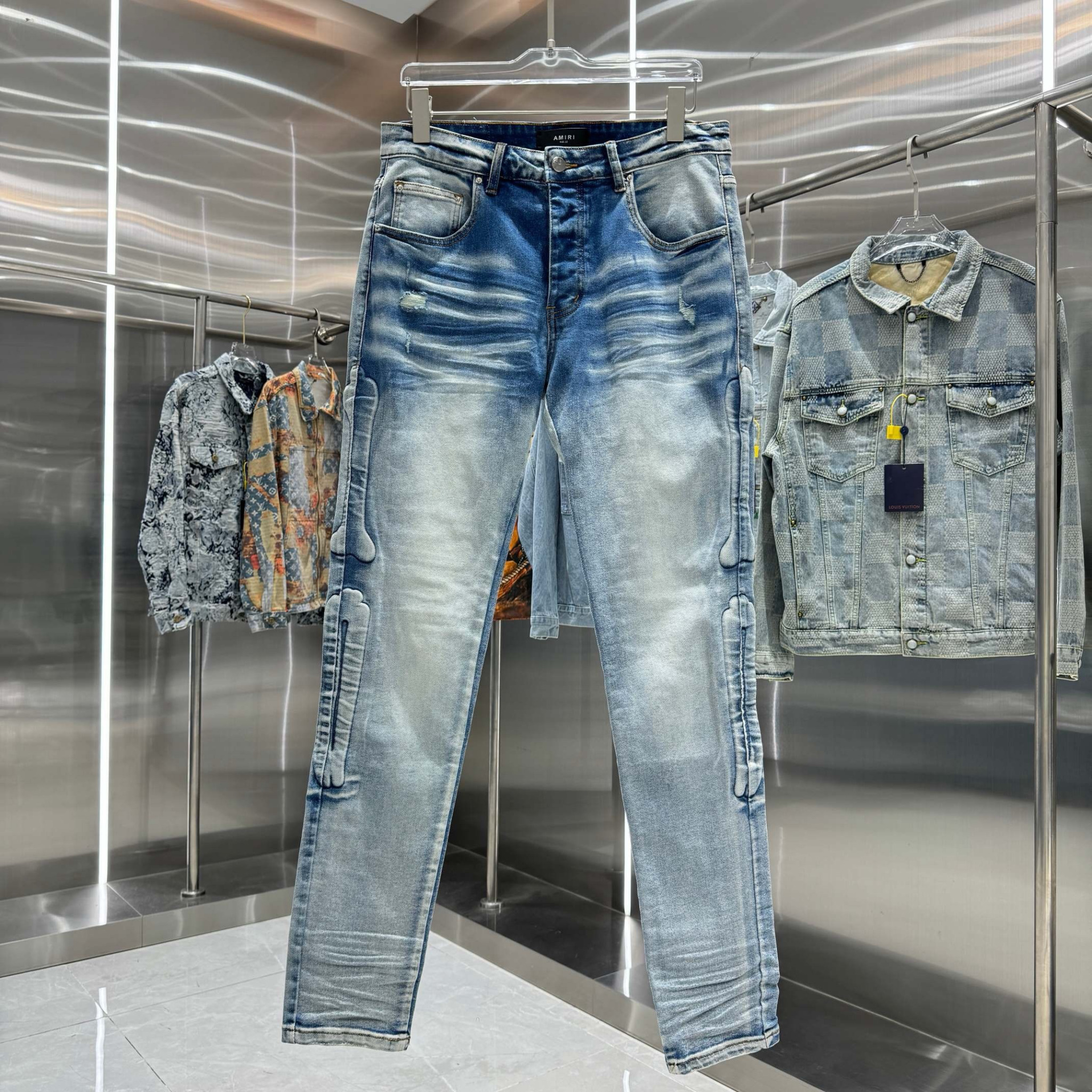Amiri Pants — b6d4626c Angle 1