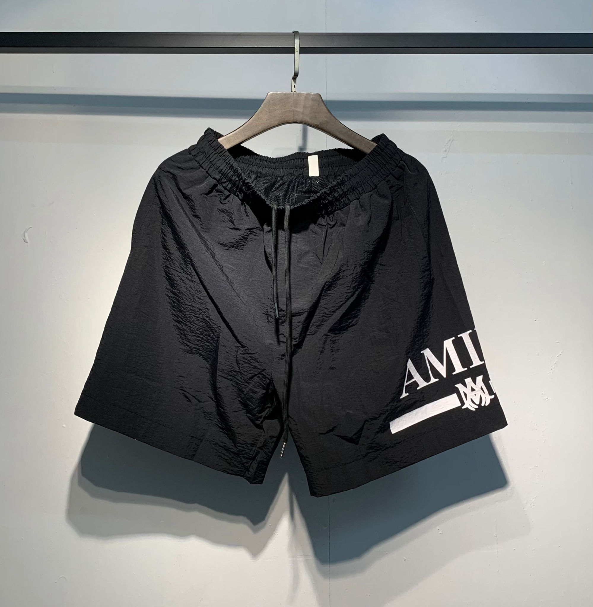 Amiri Pants — e08e50ae Angle 1