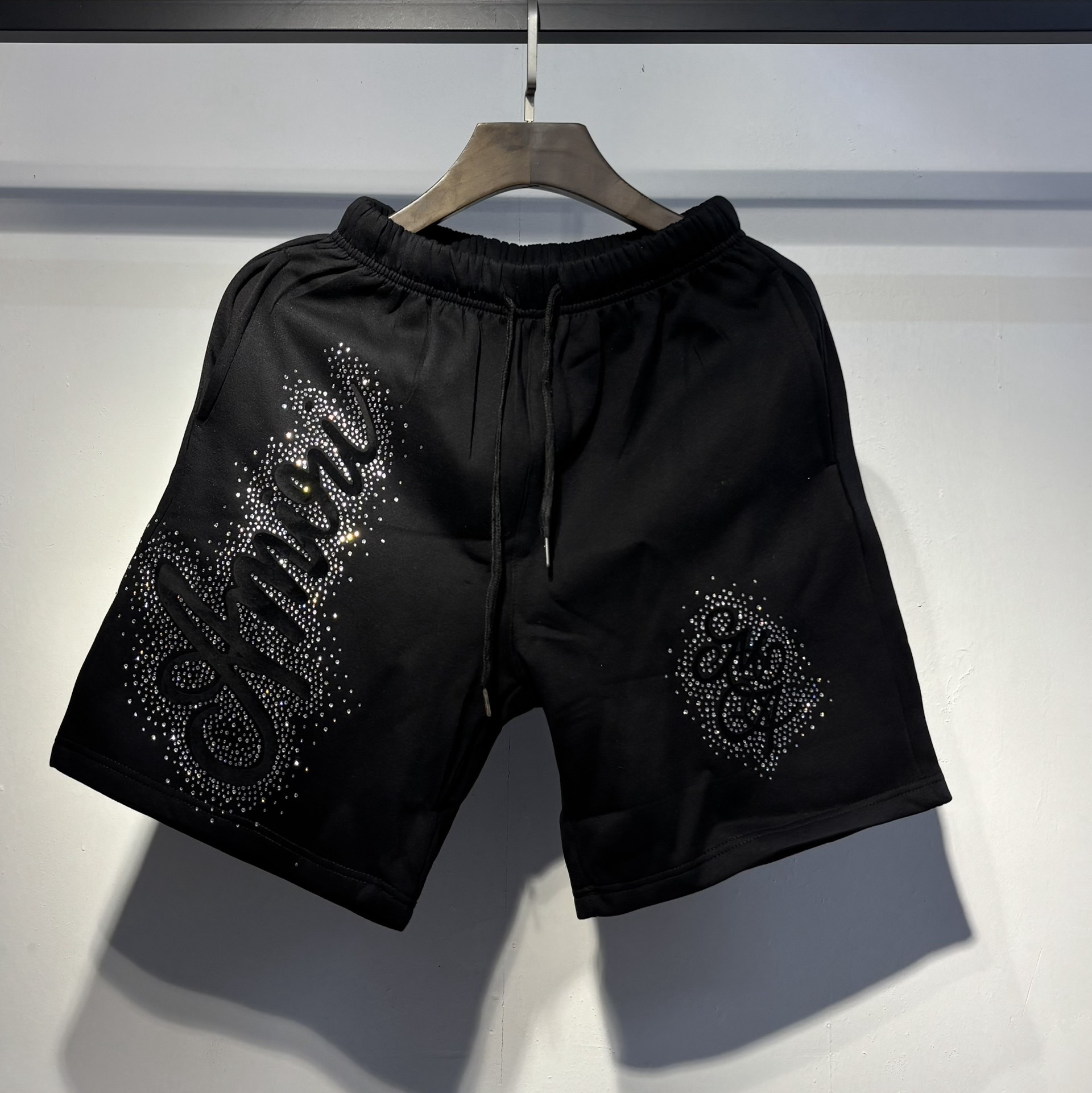 Amiri Pants — e6e3d126 Angle 1