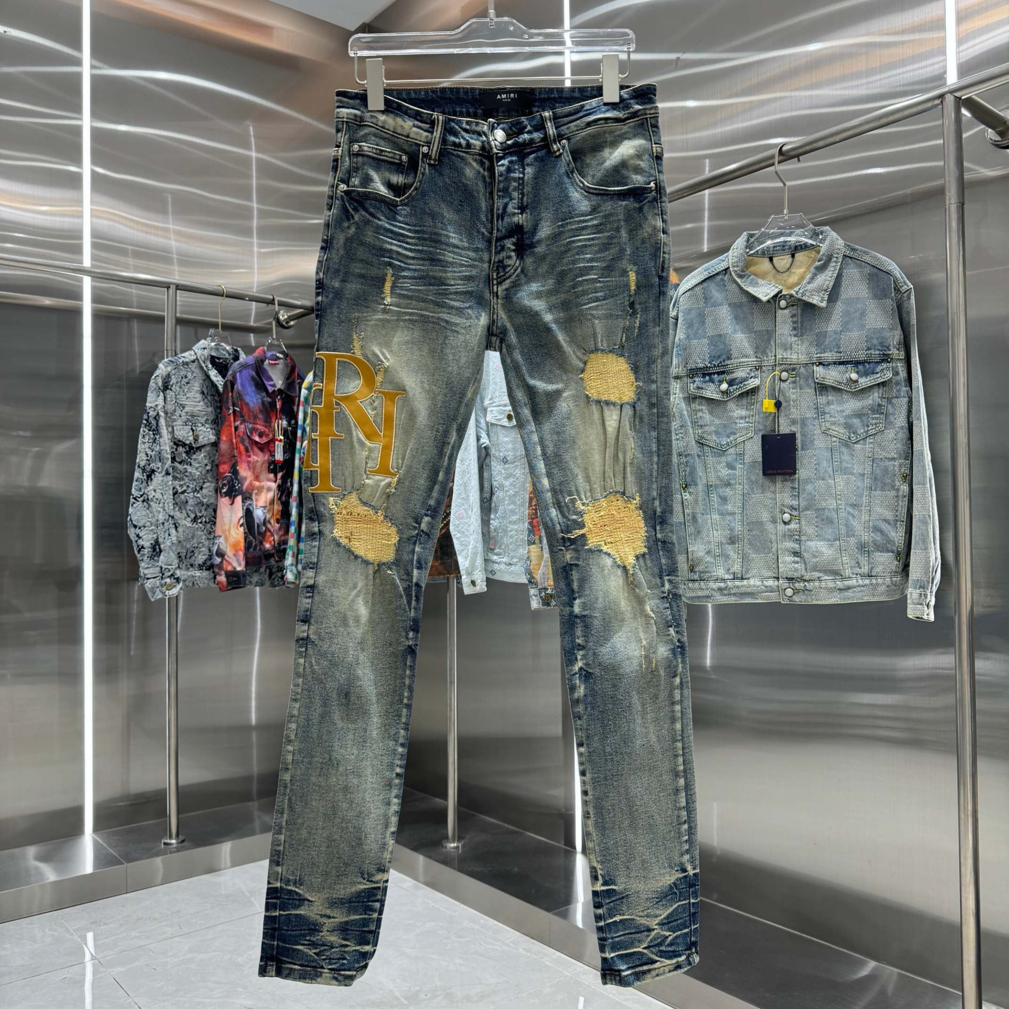 Amiri Pants — ecdd052d Angle 1