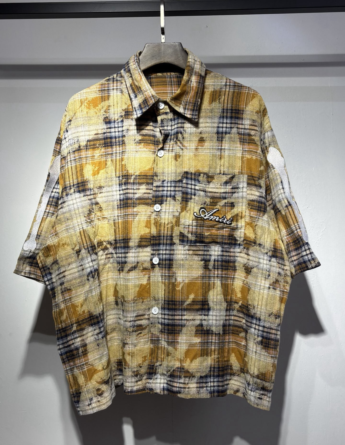 Amiri Shirts — 2fdf691f Angle 1