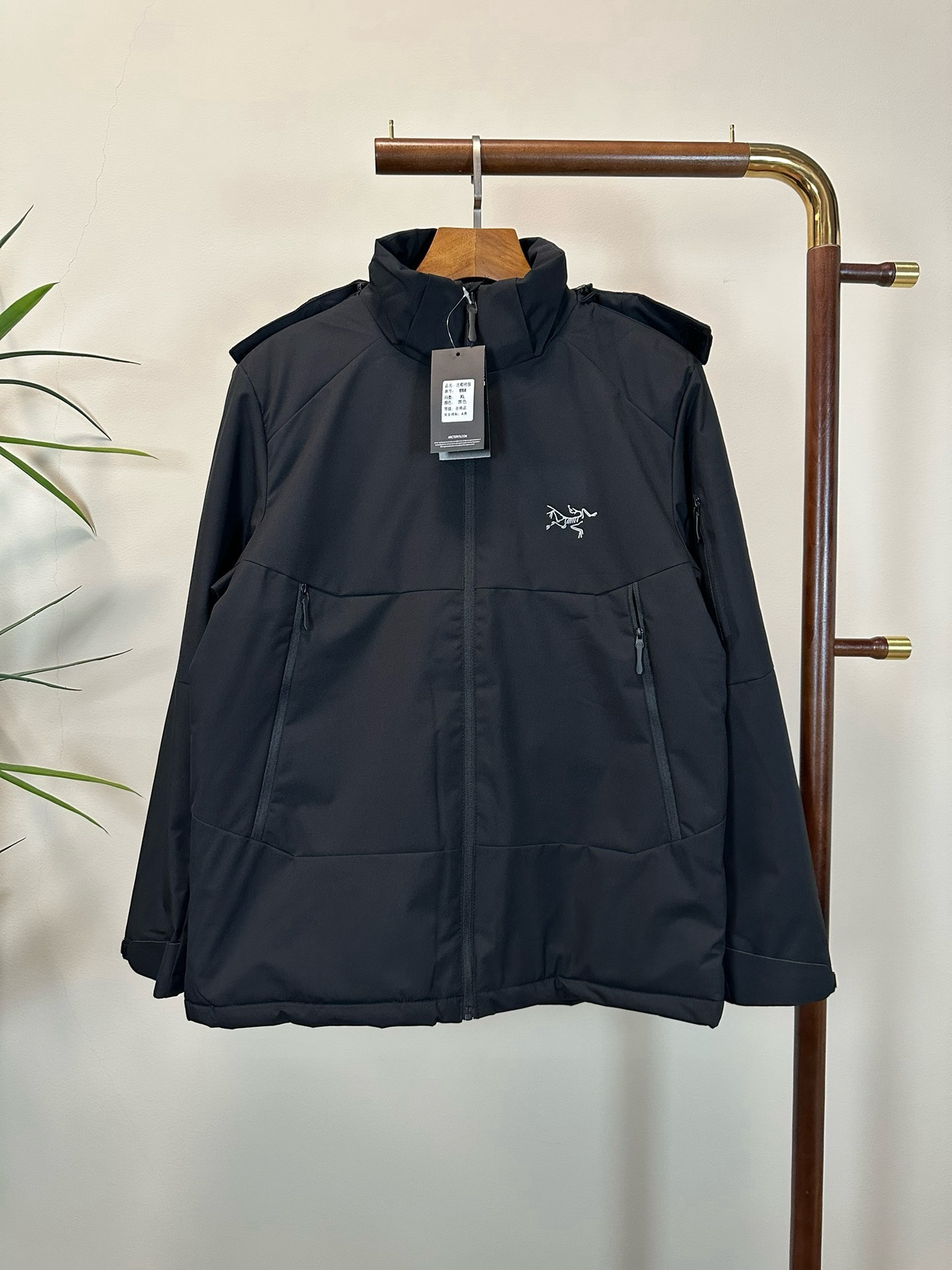 Arc'teryx Hoodie — 010cd5c4 Angle 1