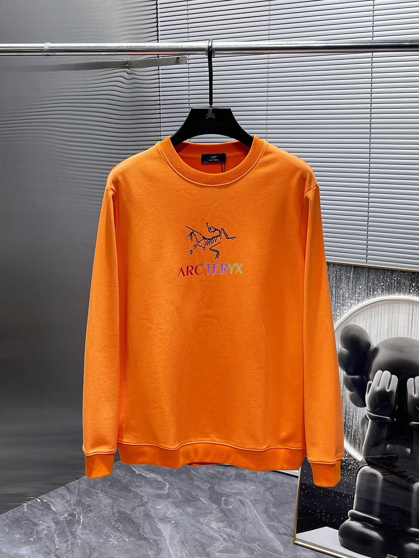 Arc'teryx Hoodie — 01903cb6 Angle 1