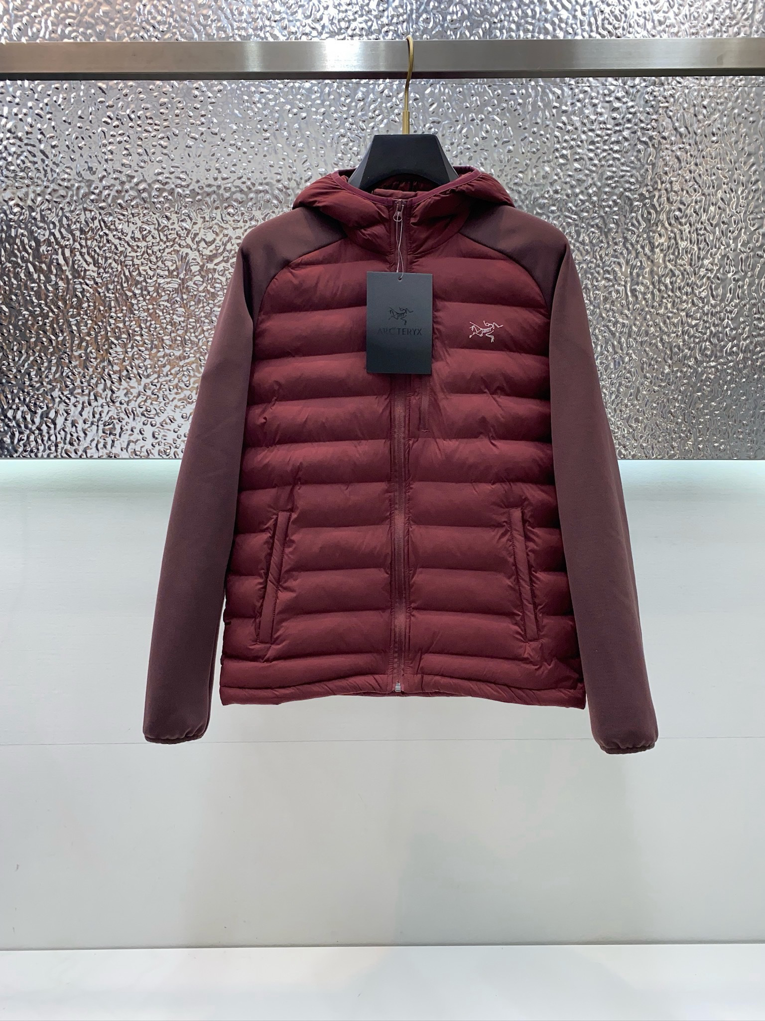 Arc'teryx Hoodie — 1355d3e6 Angle 1