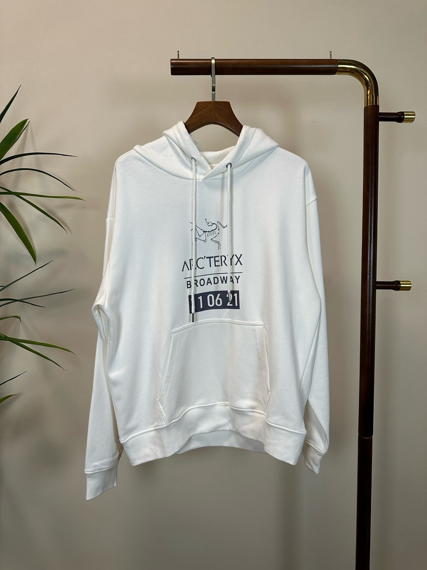 Arc'teryx Hoodie — 16b94571 Angle 1