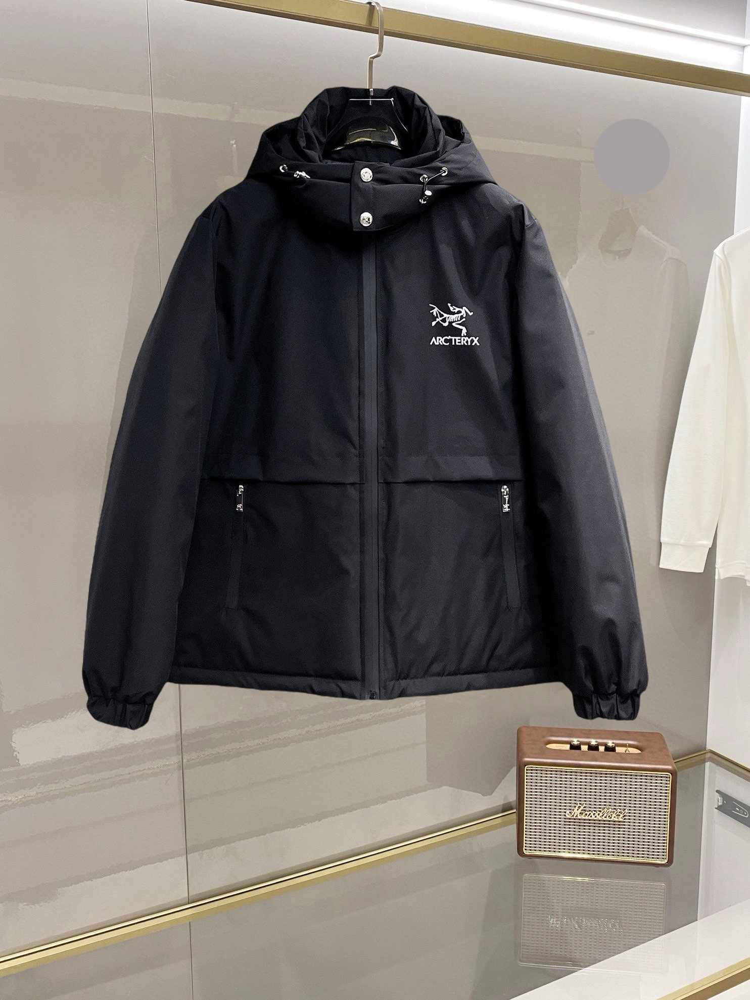 Arc'teryx Hoodie — 1f162f0c Angle 1
