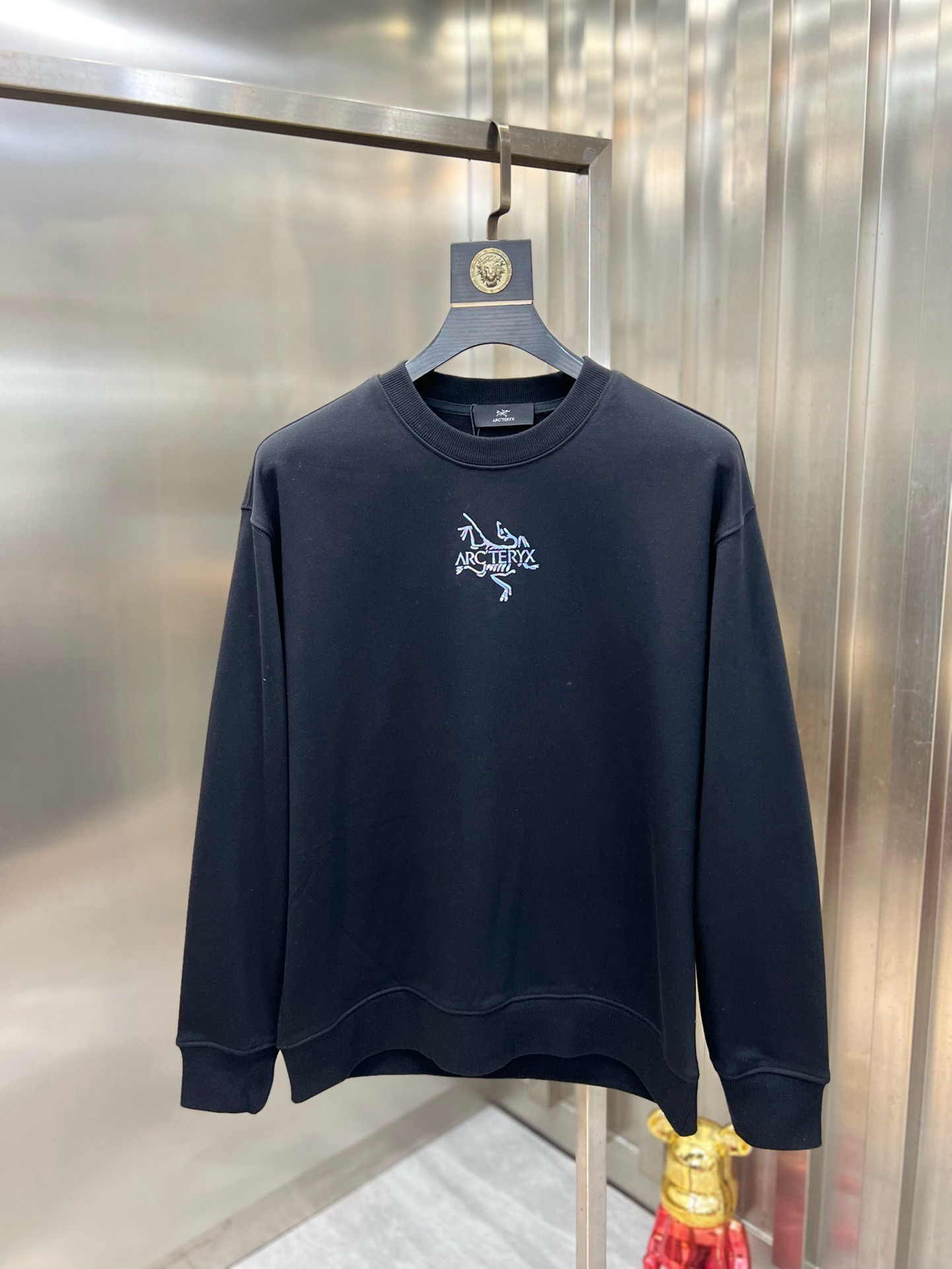 Arc'teryx Hoodie — 2837311b Angle 1