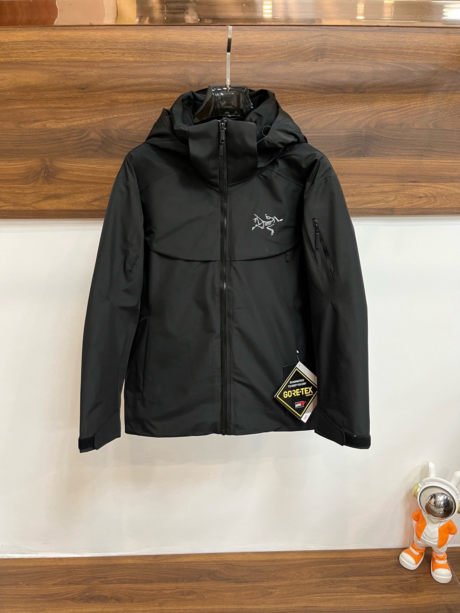 Arc'teryx Hoodie — 2de3a8f3 Angle 1