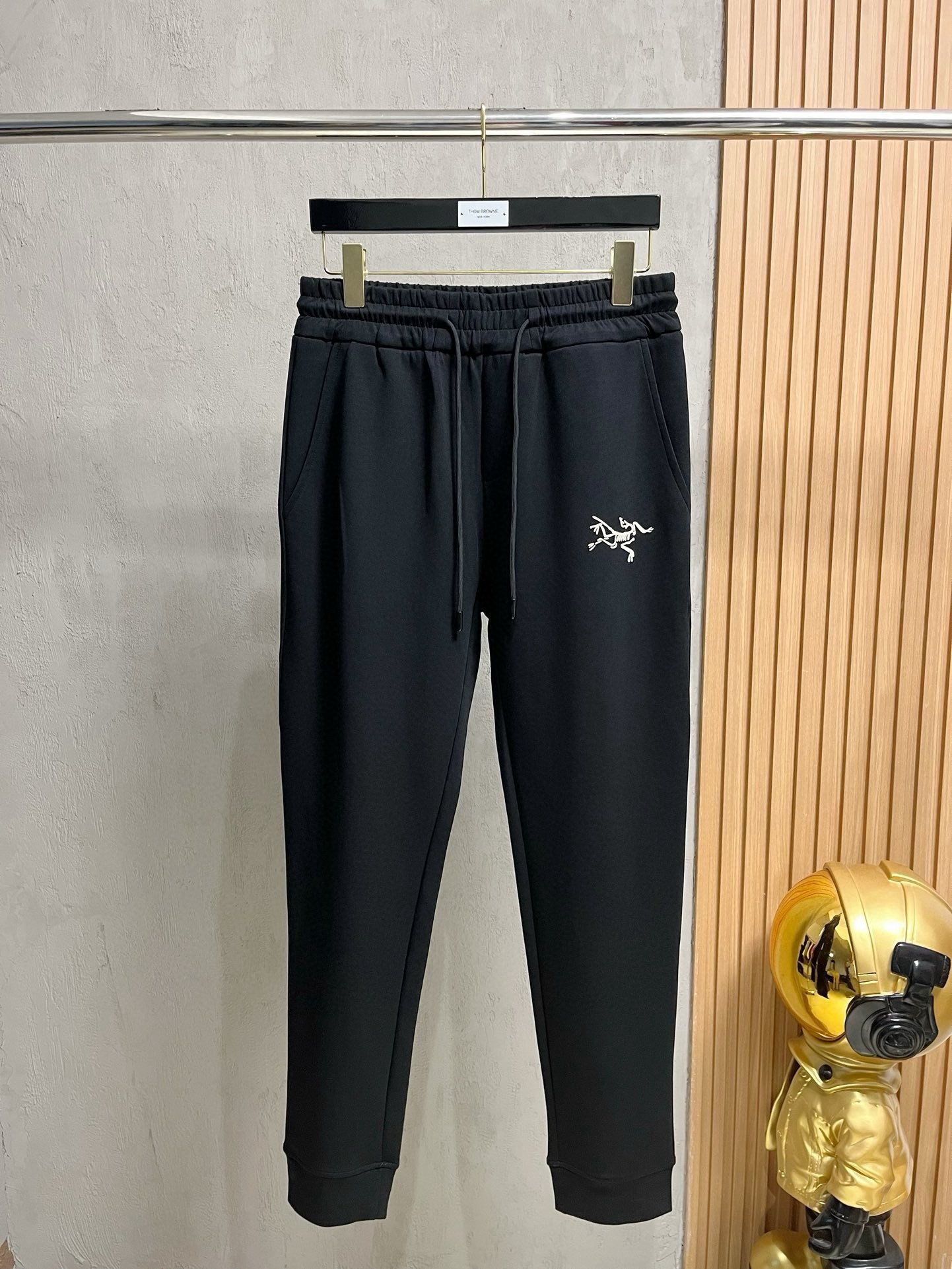 Arc'teryx Hoodie — 3040edb7 Angle 1