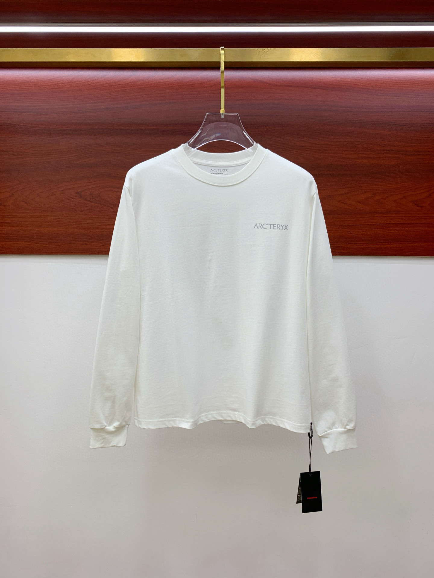 Arc'teryx Hoodie — 362931c4 Angle 1