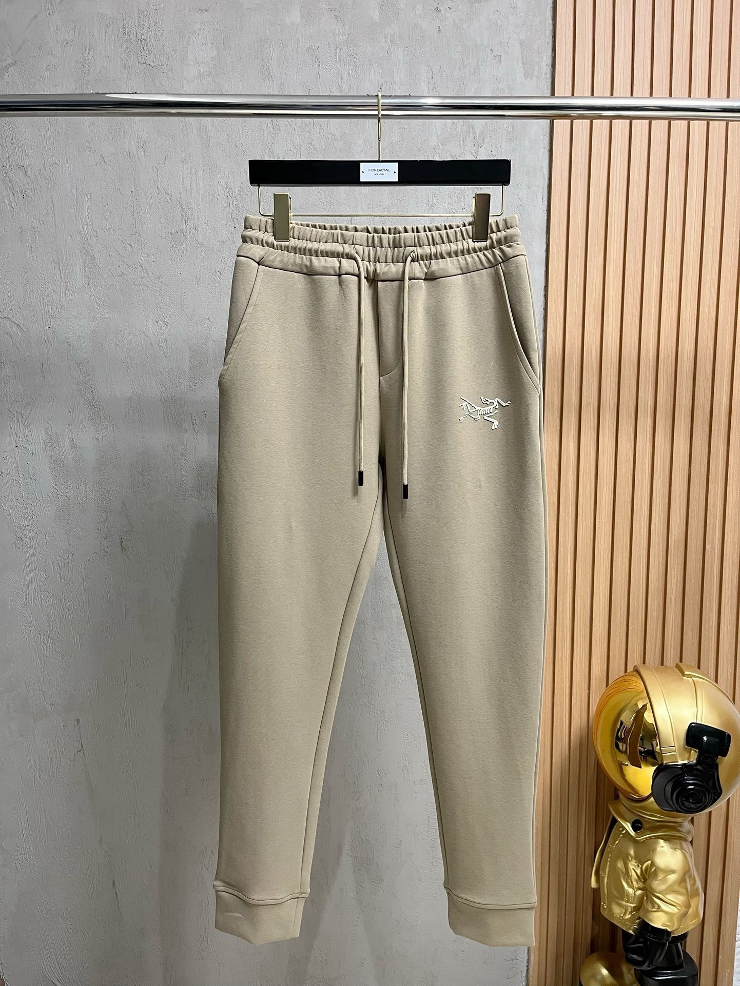 Arc'teryx Hoodie — 442d8e9a Angle 1