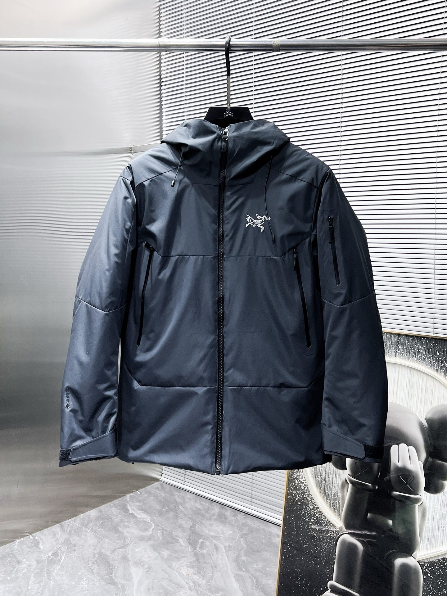 Arc'teryx Hoodie — 47c265e0 Angle 1