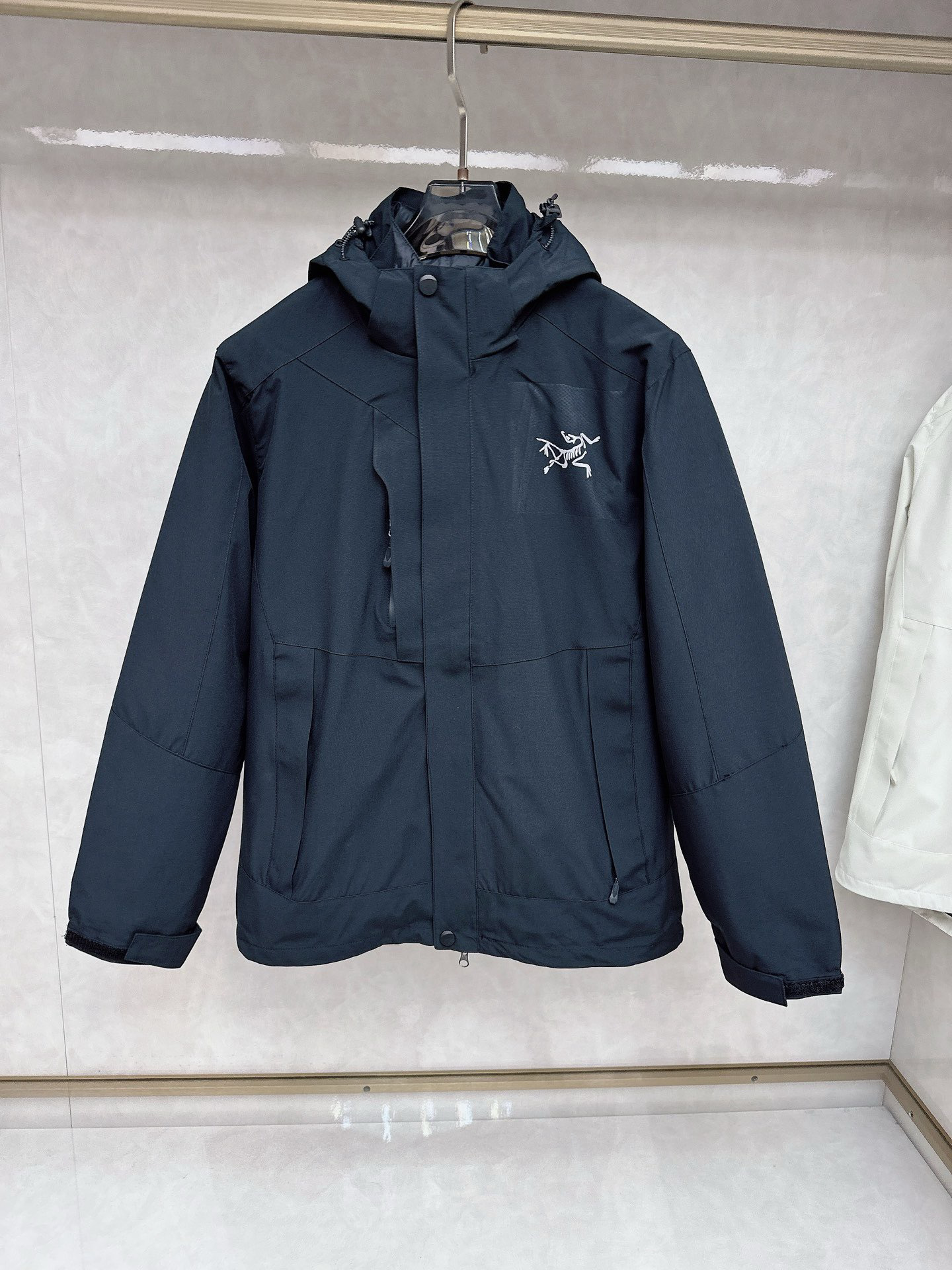 Arc'teryx Hoodie — 678abc36 Angle 1