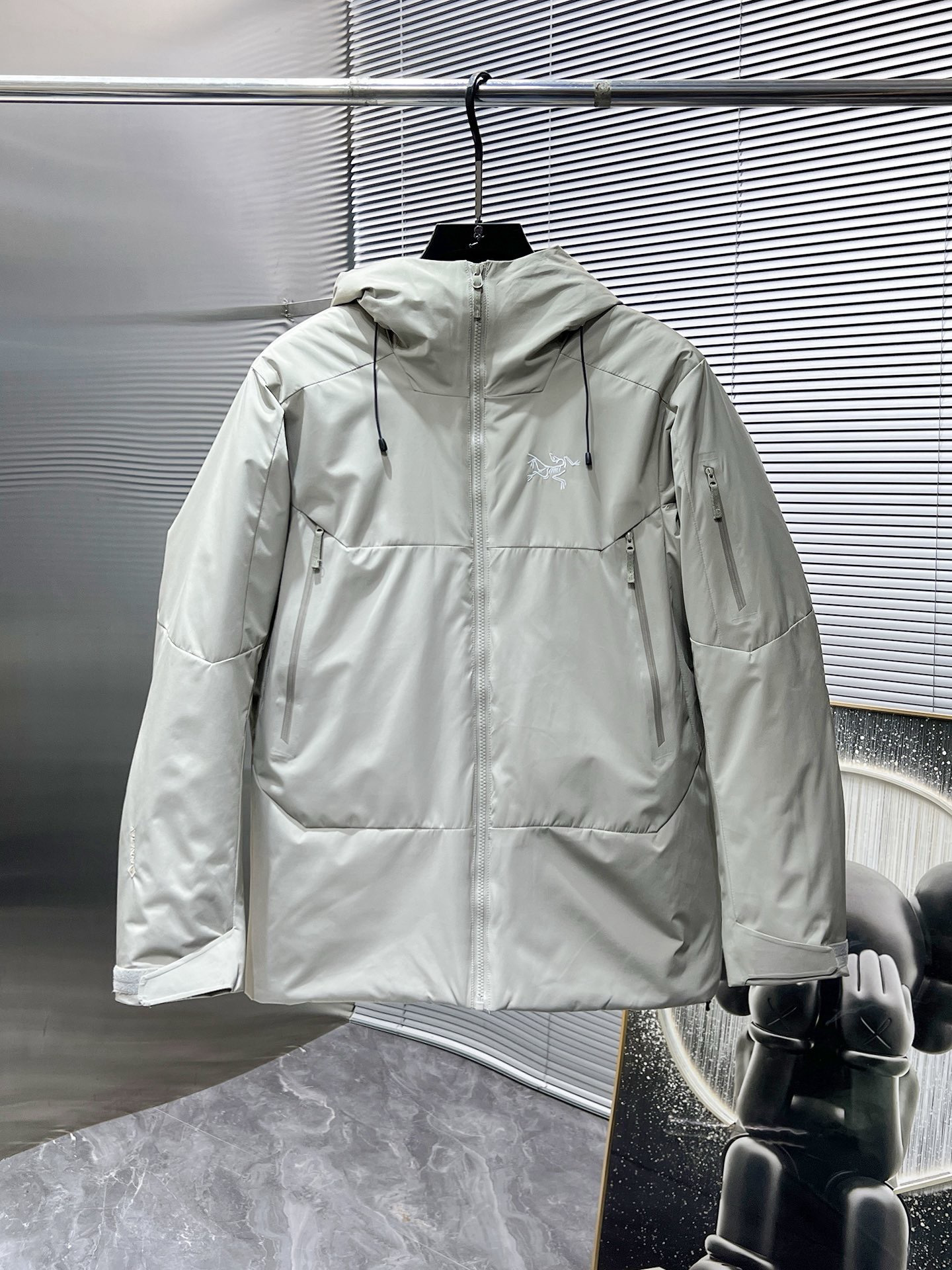 Arc'teryx Hoodie — 9978afbd Angle 1