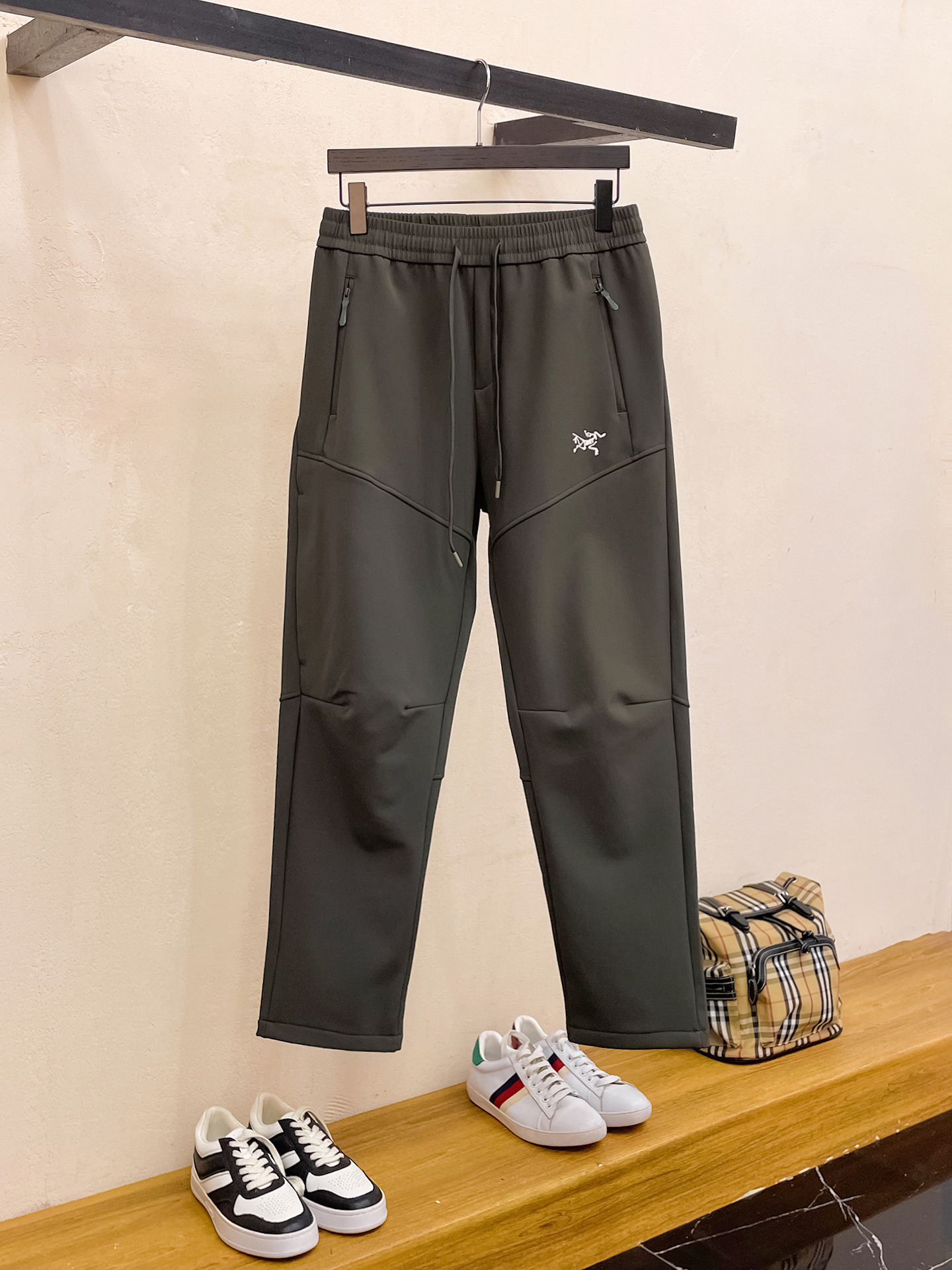 Arc'teryx Hoodie — a652bc66 Angle 1