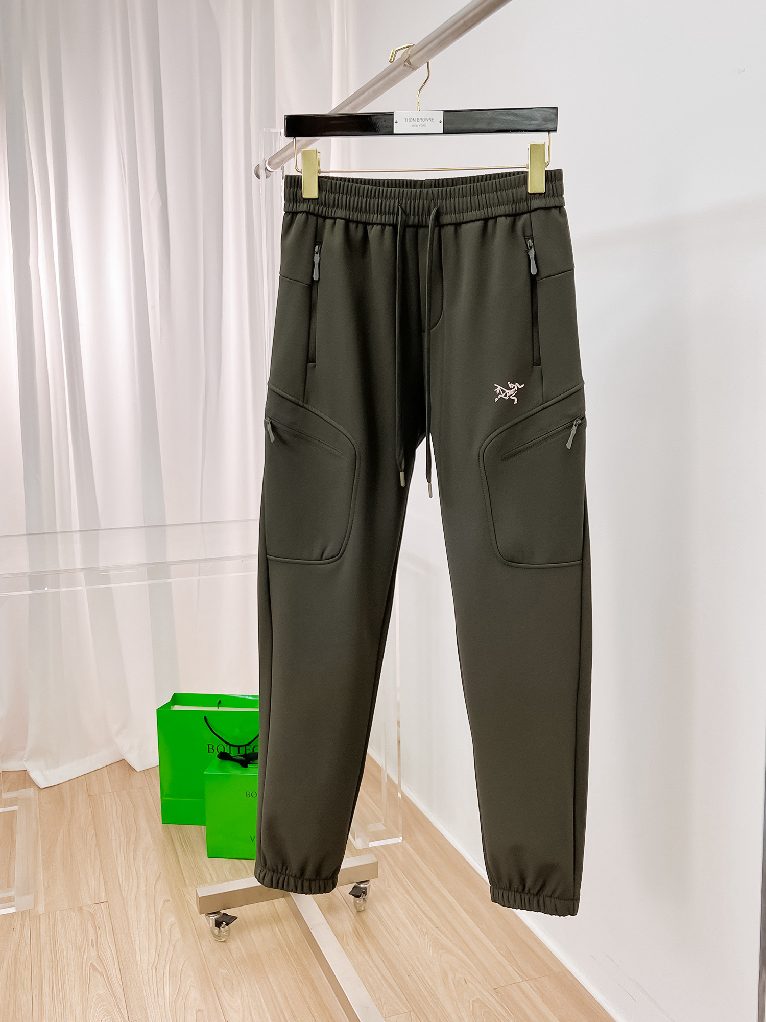 Arc'teryx Hoodie — aa4f601f Angle 1
