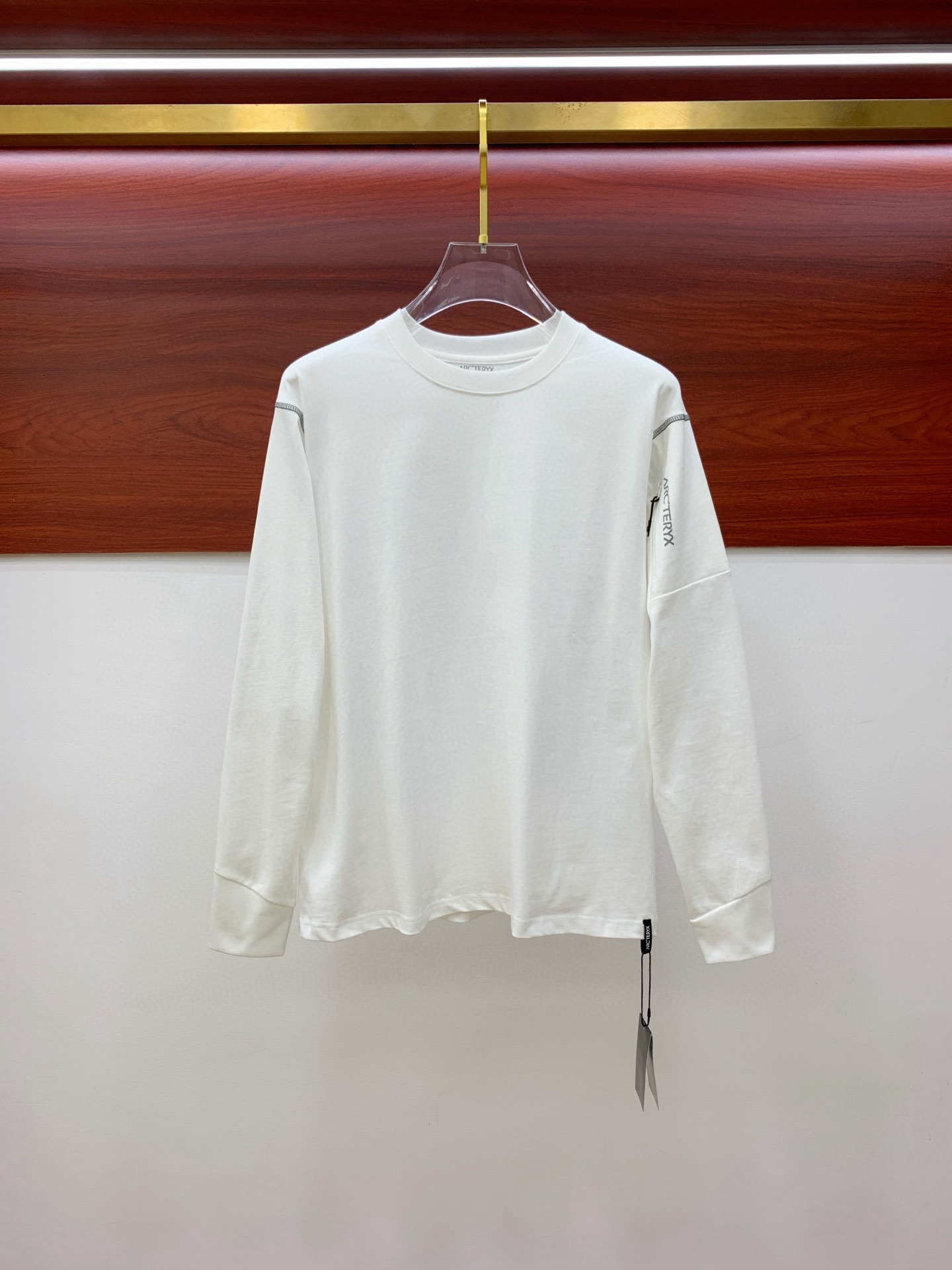 Arc'teryx Hoodie — b784deab Angle 1