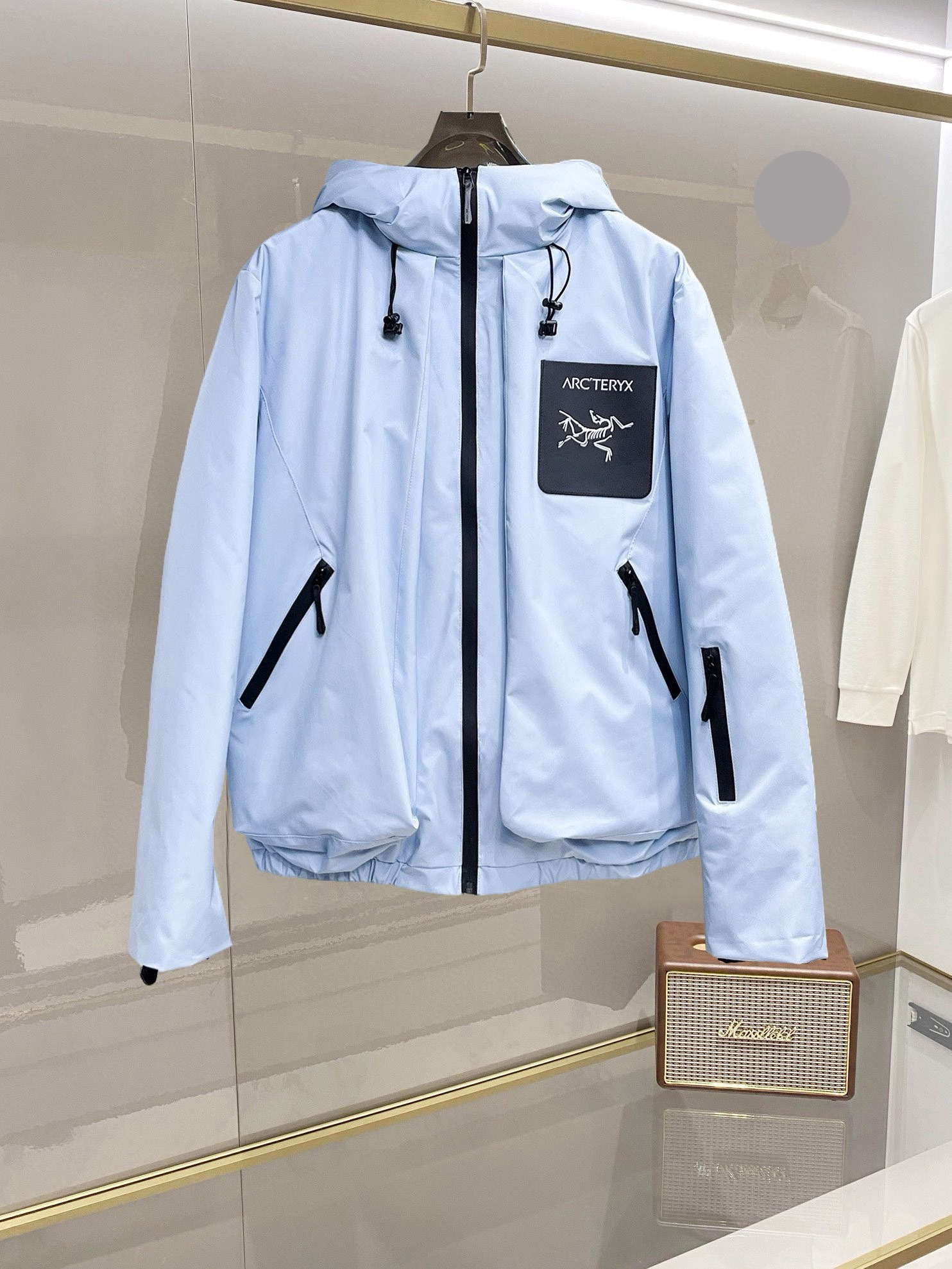 Arc'teryx Hoodie — c2f88272 Angle 1