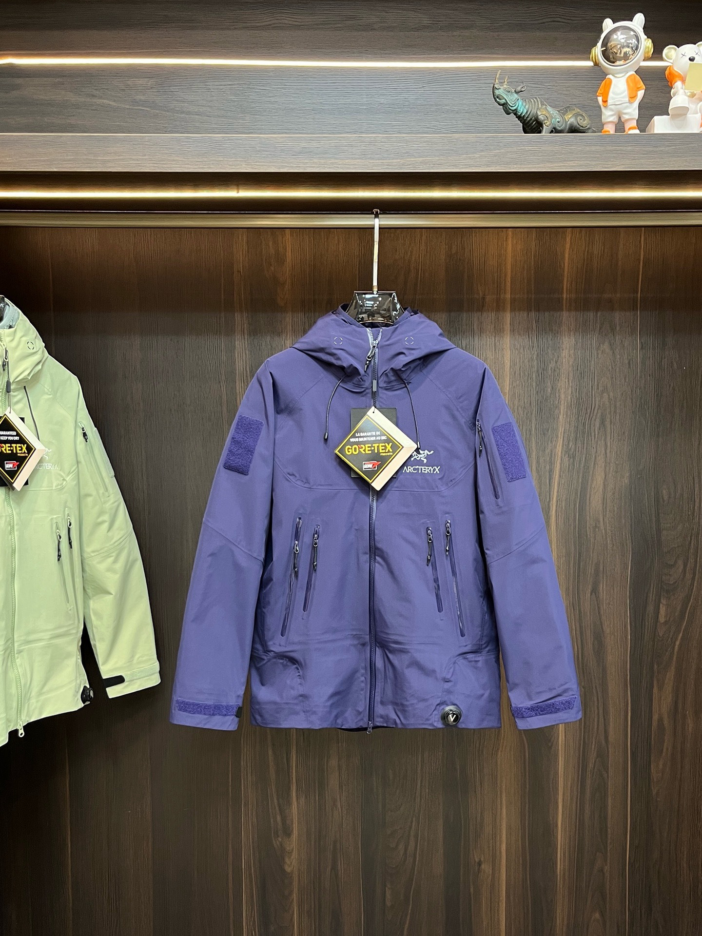 Arc'teryx Hoodie — e2600f5d Angle 1