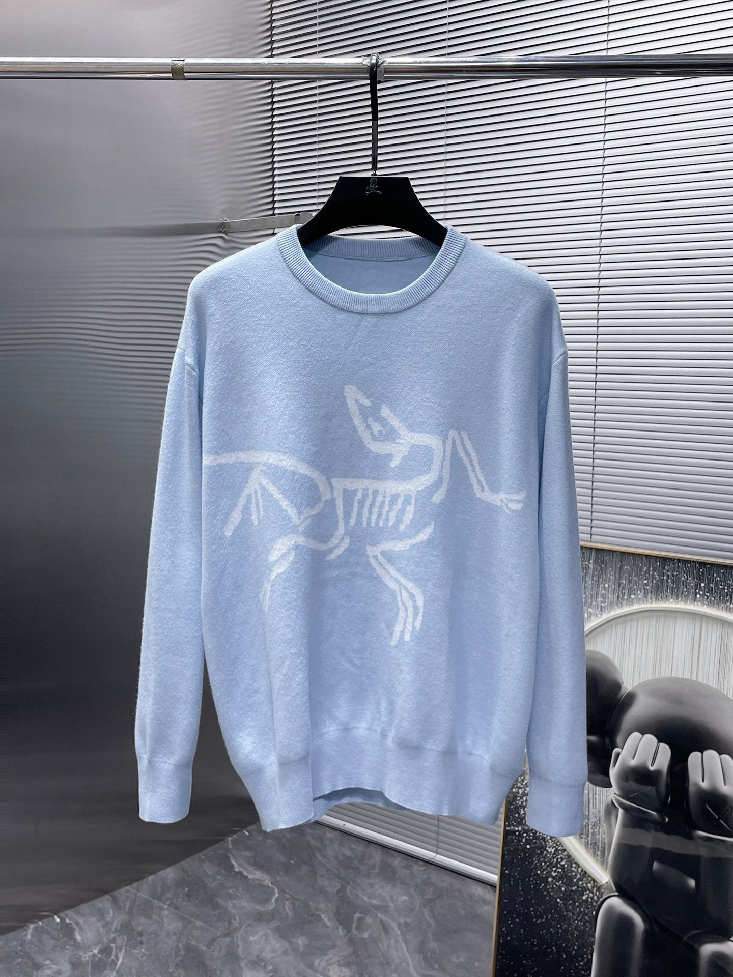 Arc'teryx Hoodie — e35c87a7 Angle 1