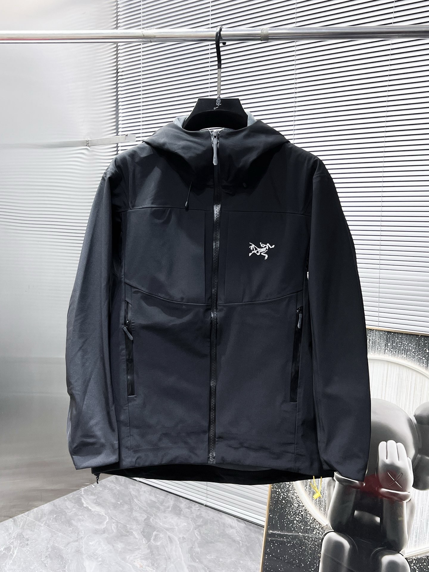 Arc'teryx Hoodie — ebfddd73 Angle 1