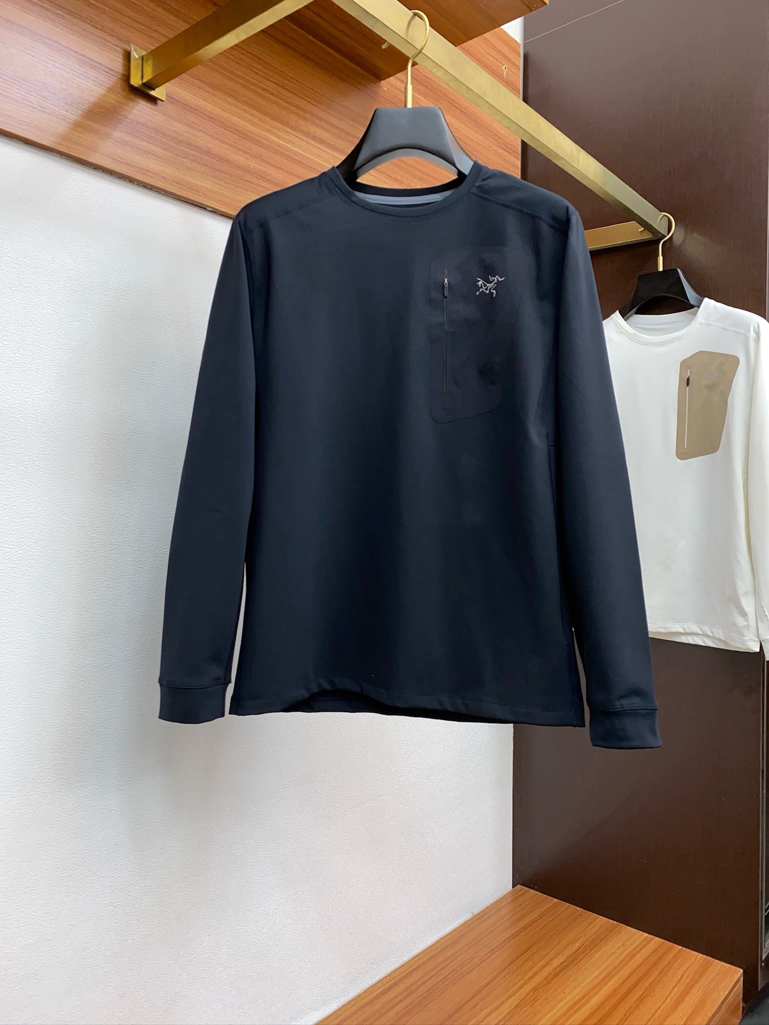 Arc'teryx Hoodie — fa128c0c Angle 1