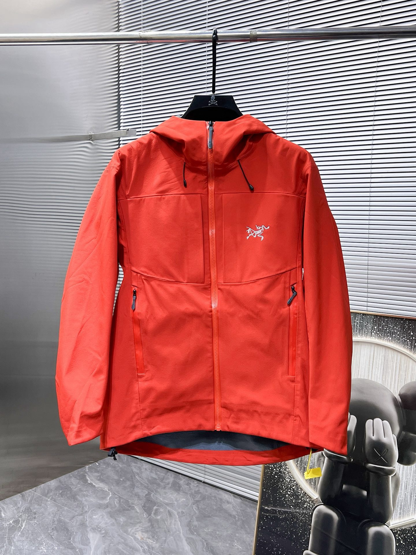 Arc'teryx Hoodie — fba842ec Angle 1