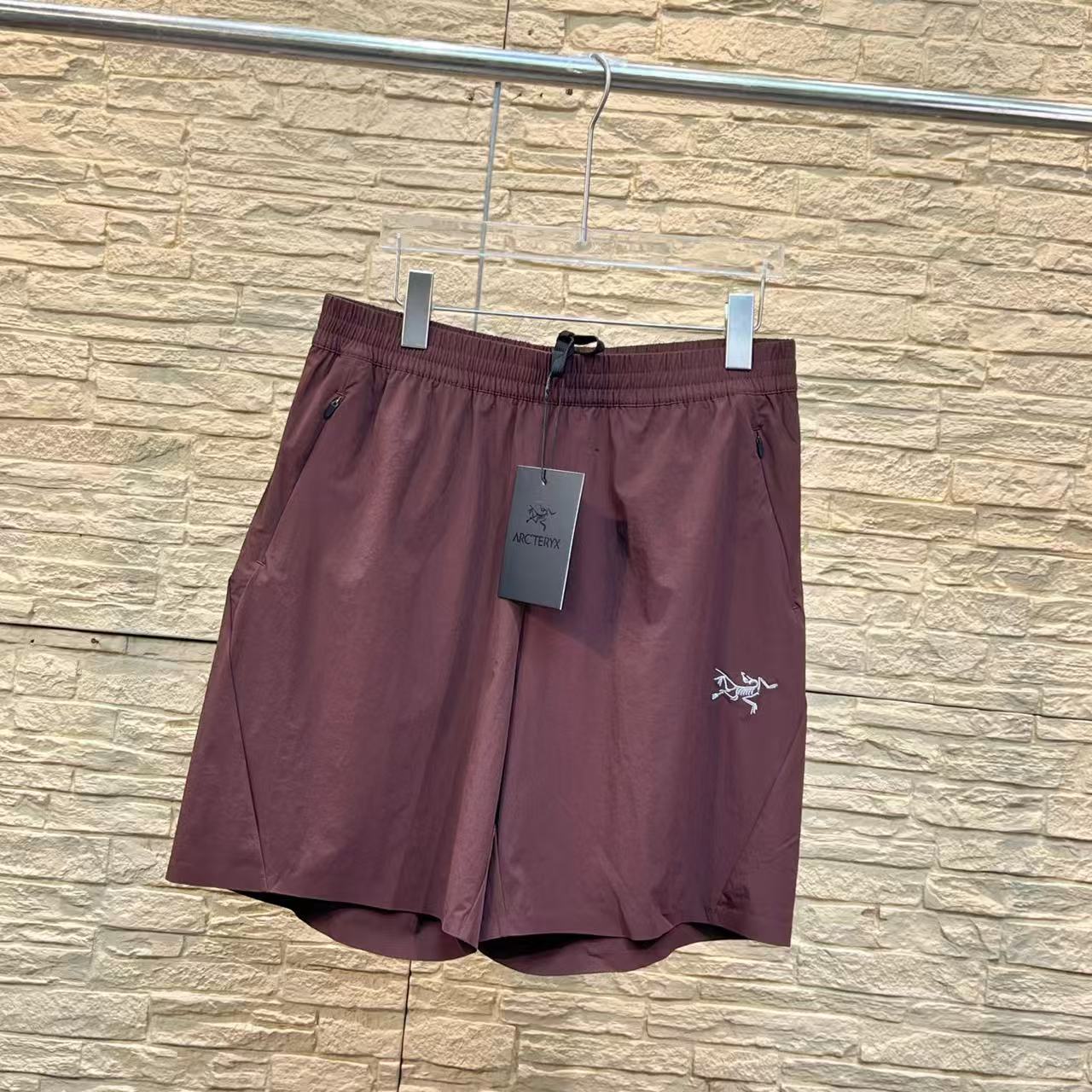 Arc'teryx Pants — 073d0c16 Angle 1