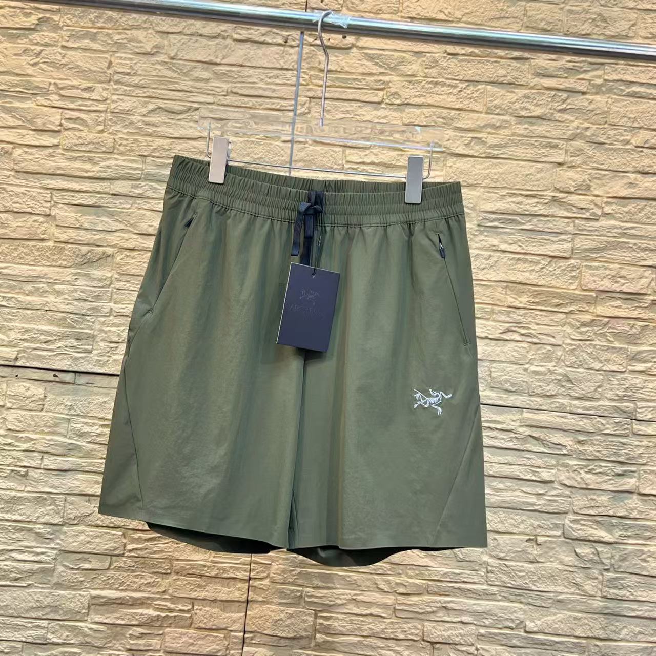 Arc'teryx Pants — d6a1d2e3 Angle 1